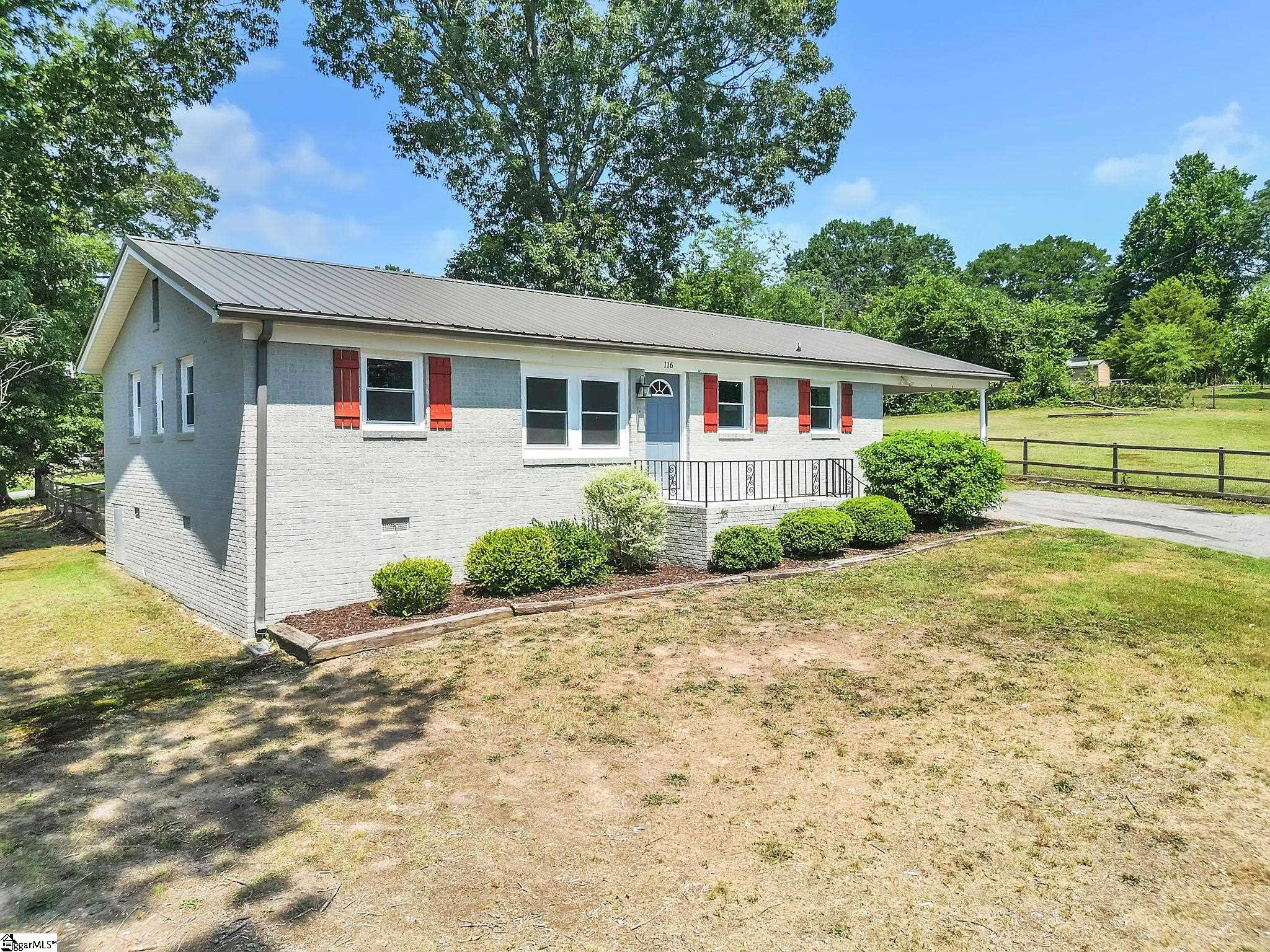 Photo 2 of Single family home for sale at 116 Valley Dr, Greer, SC 29651 | MLS# 1606004 | Listing updated on 2026-10-07