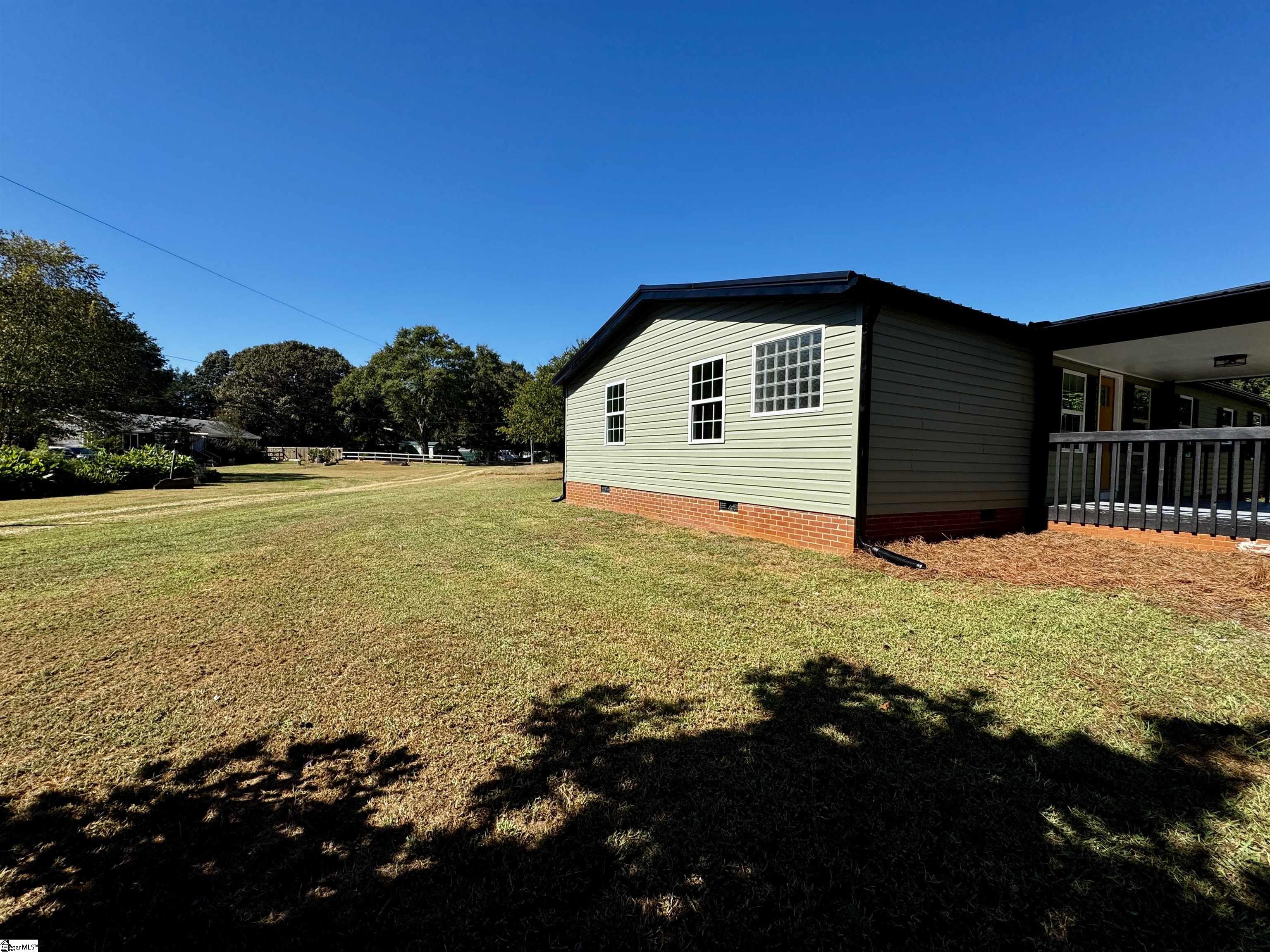 Photo 3 of Manufactured home for sale at 710 E Victor Hl Rd, Duncan, SC 29334 | MLS# 1606009 | Listing updated on 2026-10-07