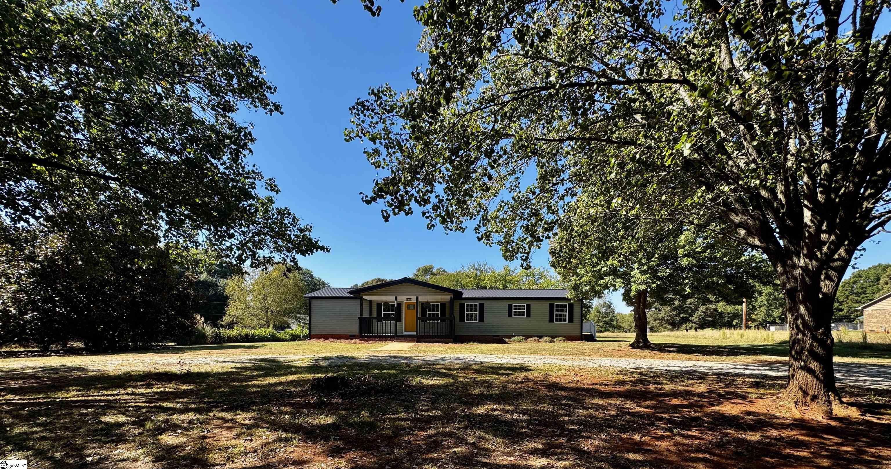 Photo 3 of Manufactured home for sale at 710 E Victor Hl Rd, Duncan, SC 29334 | MLS# 1606009 | Listing updated on 2026-10-07
