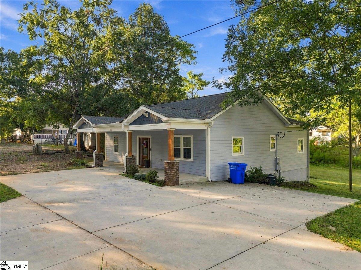 Photo 1 of Single family home for sale at 327 Rehobeth School Rd, Piedmont, SC 29673 | MLS# 1606027 | Listing updated on 2026-10-07