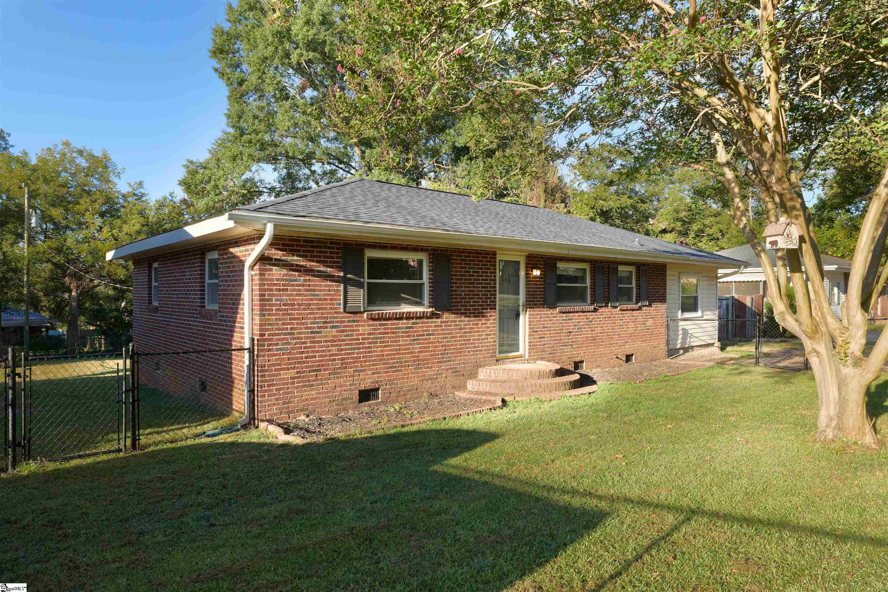 Photo 2 of Single family home for sale at 112 Lynn St, Greer, SC 29651 | MLS# 1606057 | Listing updated on 2026-10-07