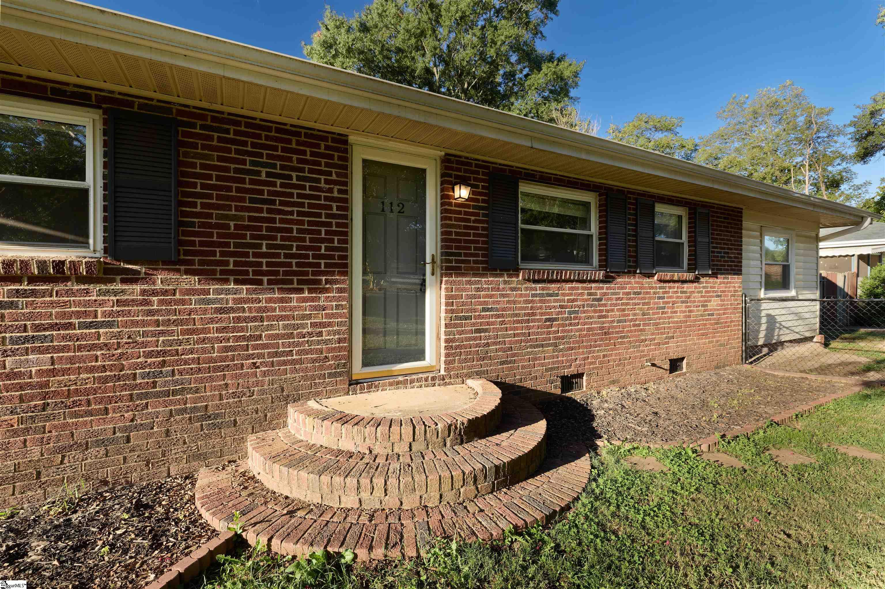 Photo 3 of Single family home for sale at 112 Lynn St, Greer, SC 29651 | MLS# 1606057 | Listing updated on 2026-10-07