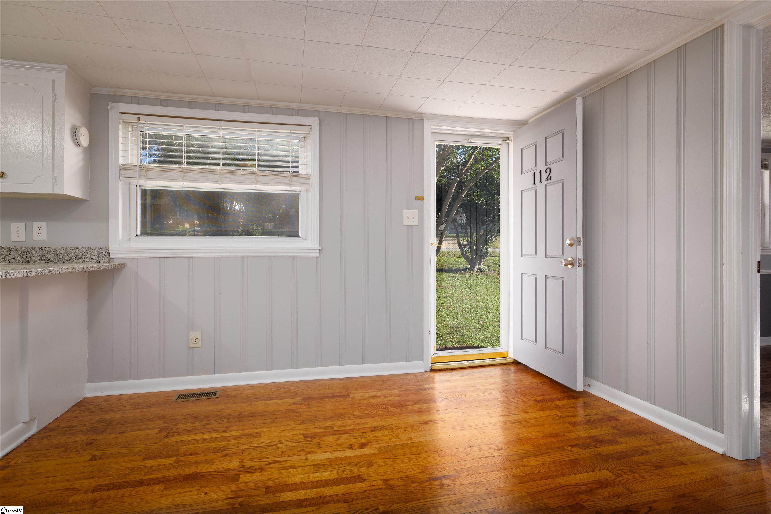 Photo 3 of Single family home for sale at 112 Lynn St, Greer, SC 29651 | MLS# 1606057 | Listing updated on 2026-10-07