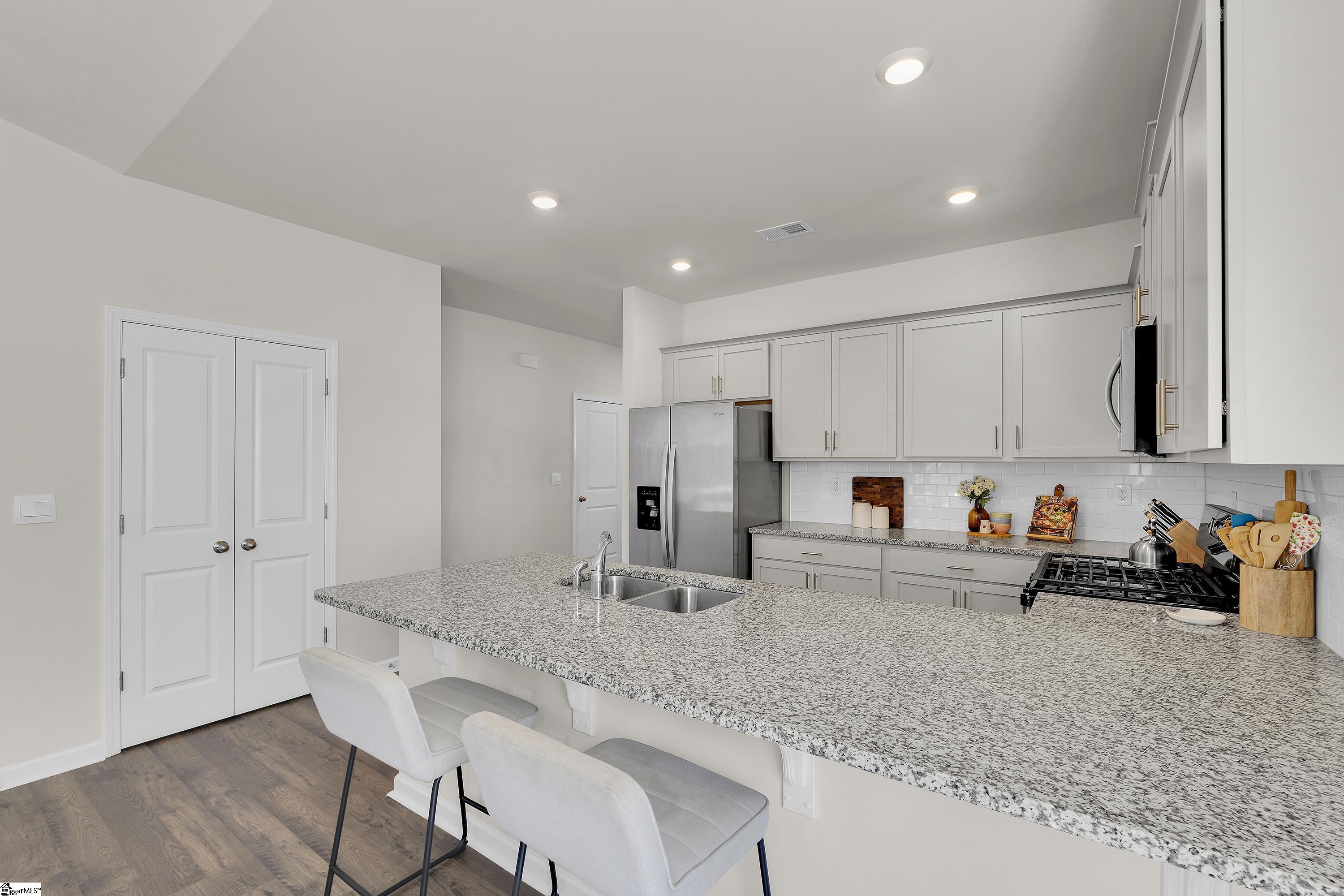 Photo 3 of Single family home for sale at 76 Oak Edge Ln, Greer, SC 29651 | MLS# 1606102 | Listing updated on 2026-10-08