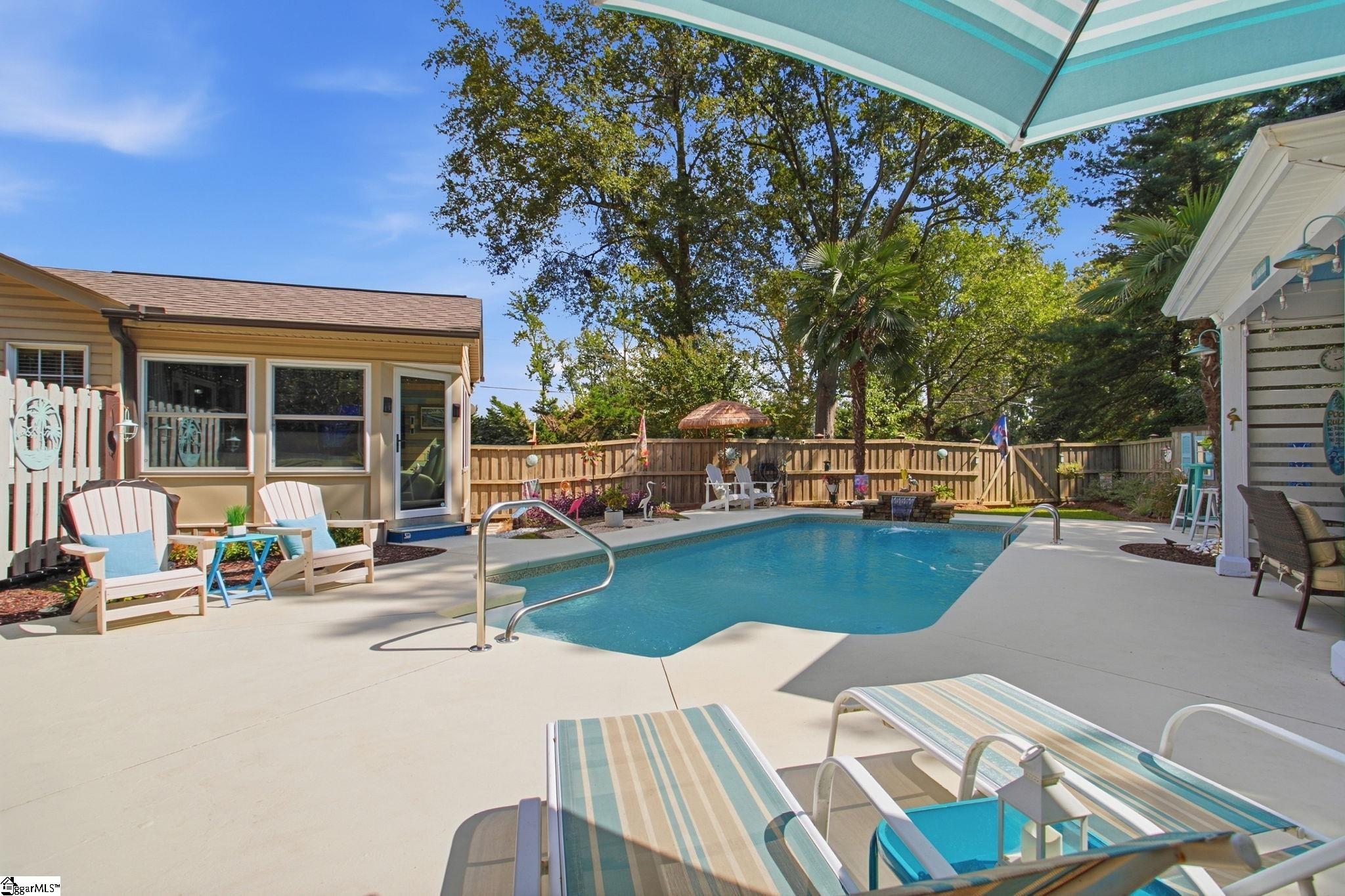 Photo 3 of Single family home for sale at 331 Batesville Rd, Simpsonville, SC 29681 | MLS# 1606107 | Listing updated on 2026-10-08