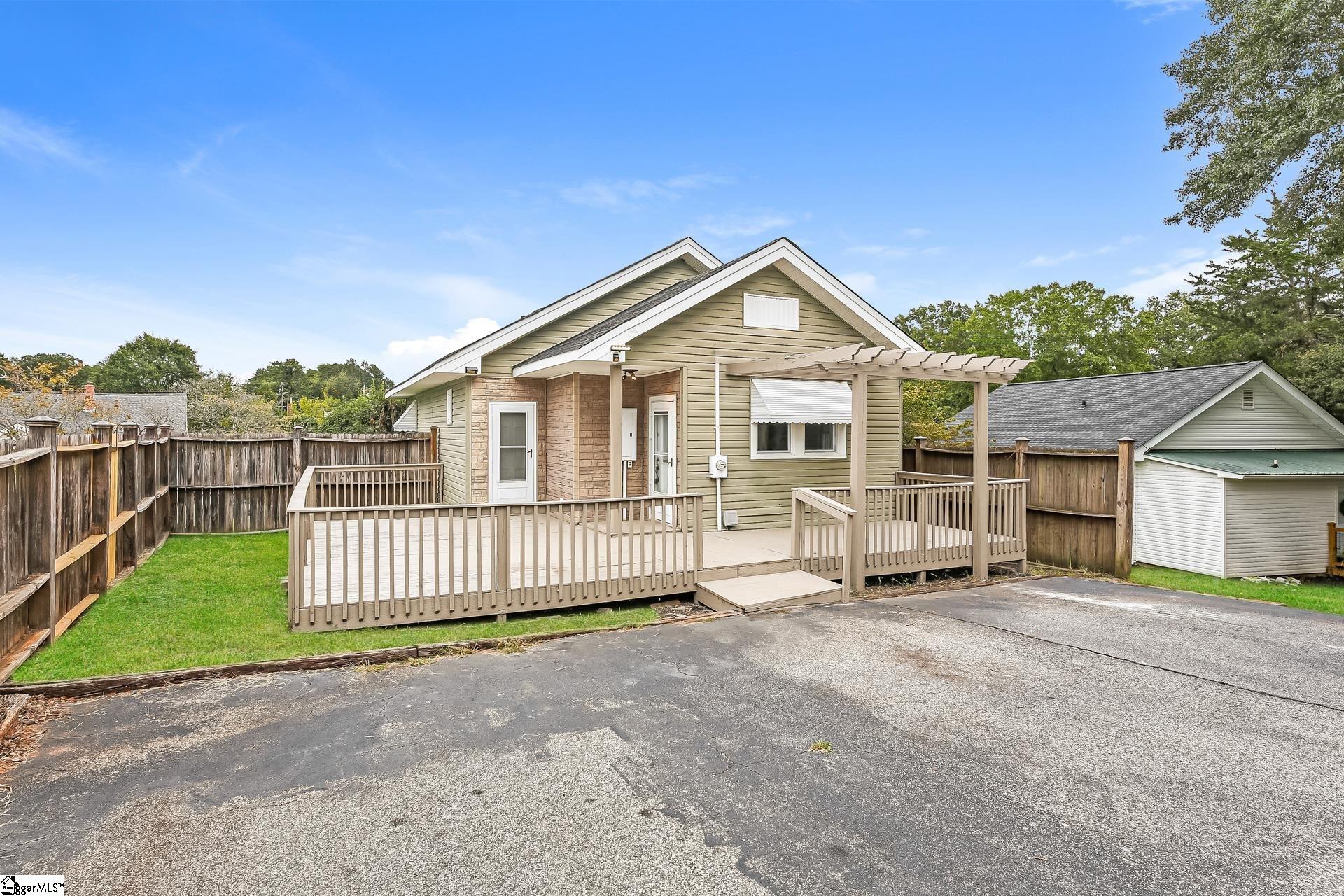 Photo 4 of Single family home for sale at 15 Crescent St, Lyman, SC 29365 | MLS# 1606136 | Listing updated on 2026-10-08