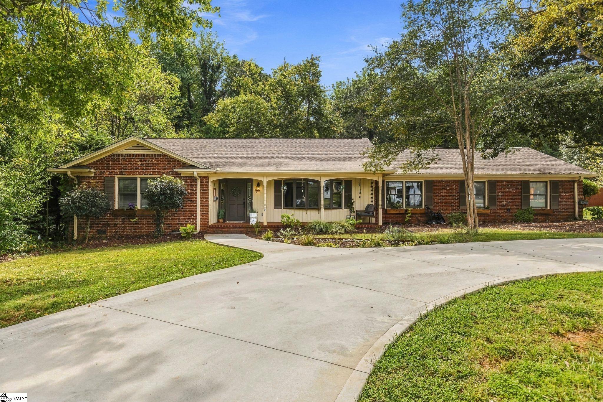 Photo 1 of Single family home for sale at 204 Seabury Dr, Greenville, SC 29615 | MLS# 1606153 | Listing updated on 2026-10-08