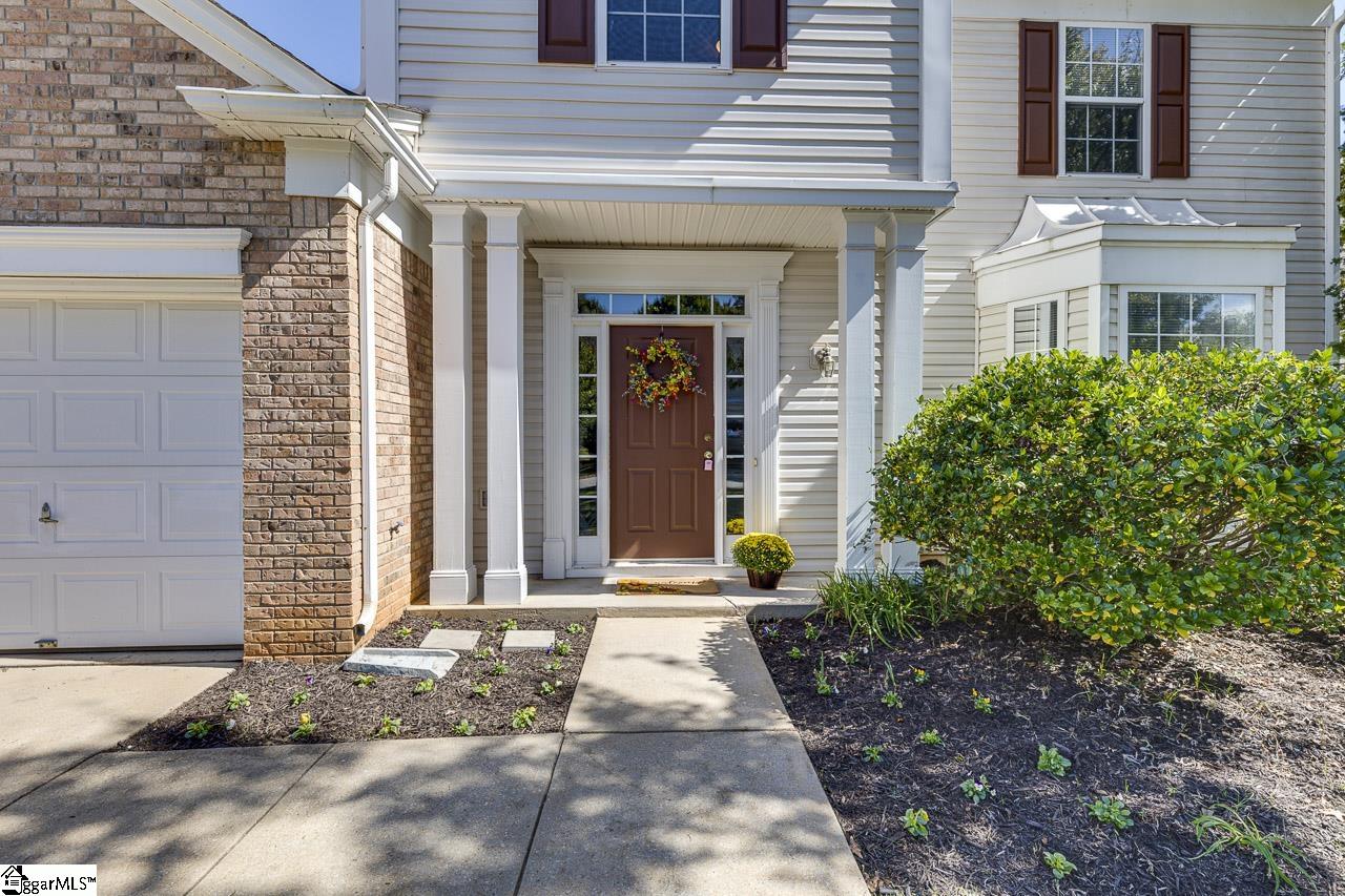 Photo 3 of Single family home for sale at 7 Bay Hl Dr, Simpsonville, SC 29681 | MLS# 1606167 | Listing updated on 2026-10-08