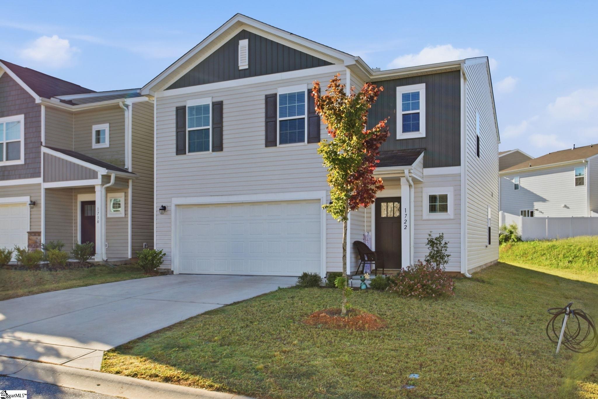 Photo 2 of Single family home for sale at 1722 Southwold Ln, Boiling Springs, SC 29316 | MLS# 1606170 | Listing updated on 2026-10-08
