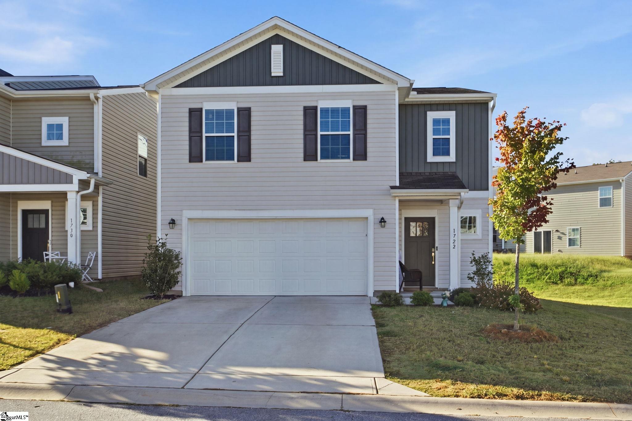 Photo 3 of Single family home for sale at 1722 Southwold Ln, Boiling Springs, SC 29316 | MLS# 1606170 | Listing updated on 2026-10-08