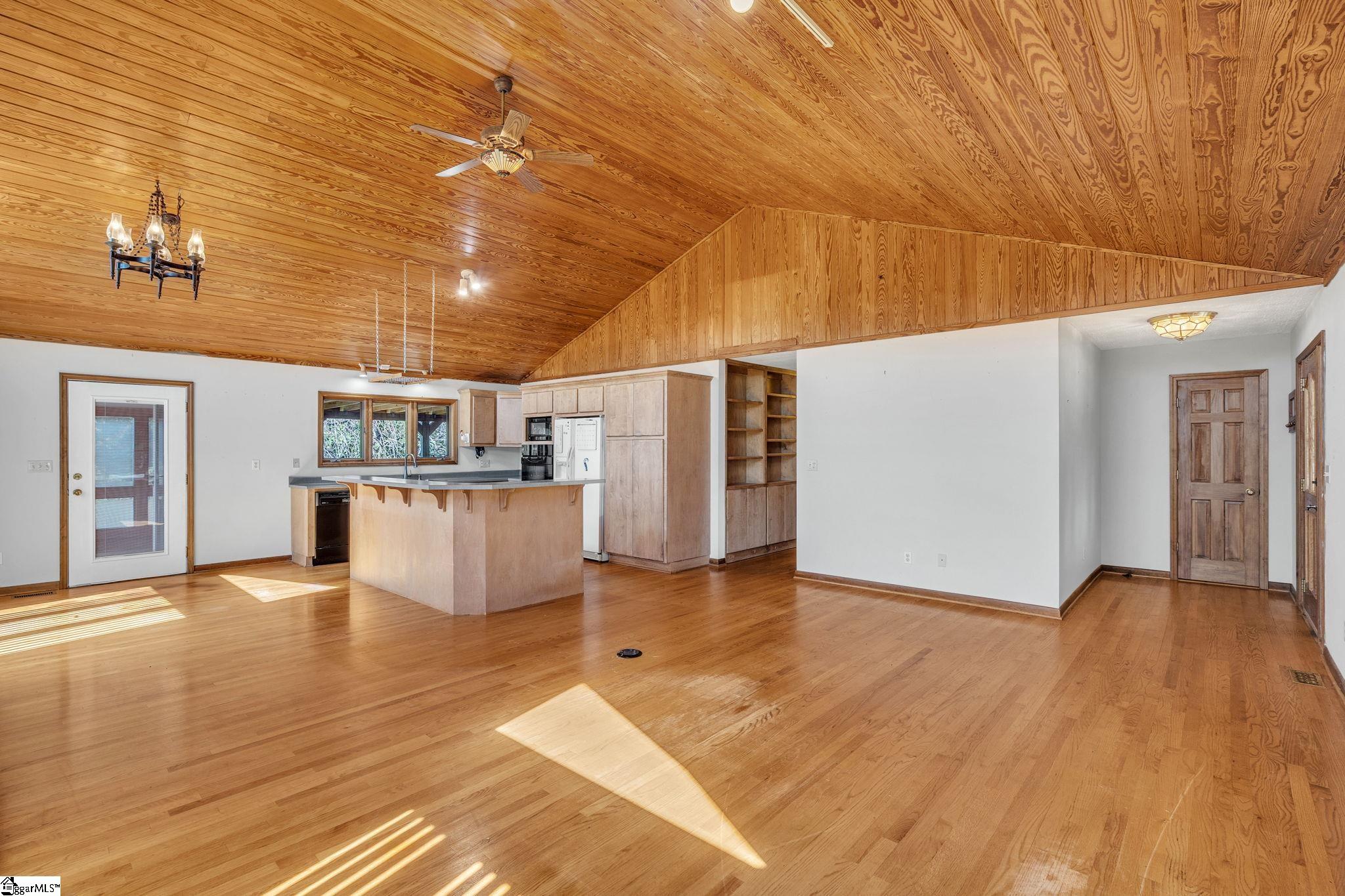 Photo 3 of Single family home for sale at 375 Loop Rd, Campobello, SC 29322 | MLS# 1606566 | Listing updated on 2026-10-14