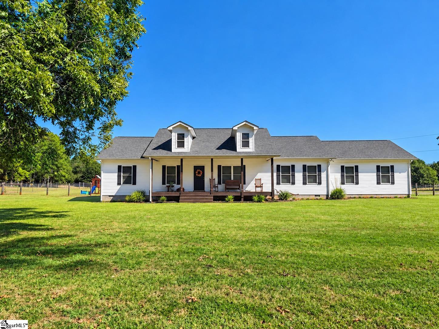 Single family home for sale at 432 Pea Crk Rd, Belton, SC 29627 | MLS# 1606626