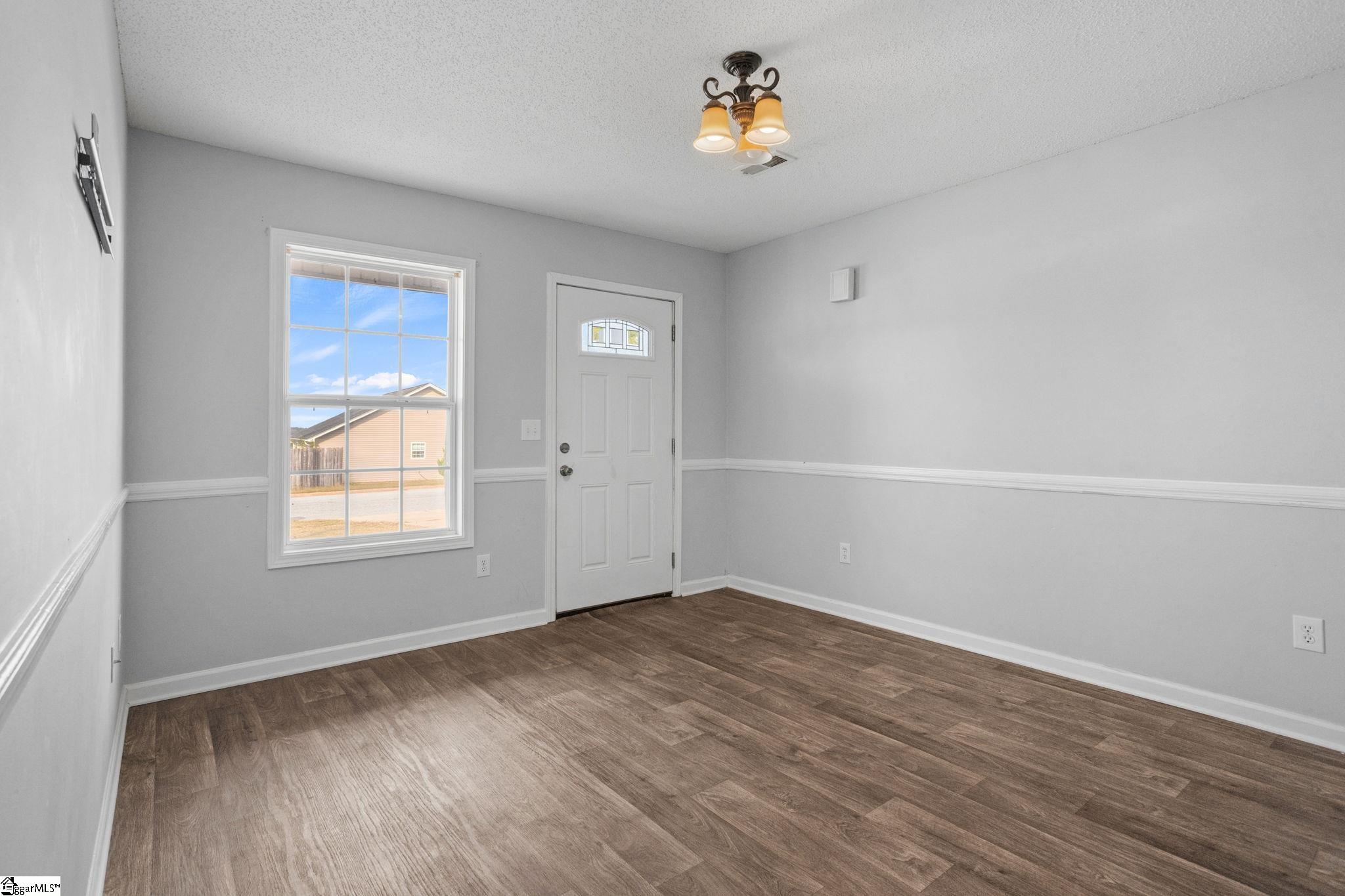Photo 4 of Single family home for sale at 111 Flint Ln, Greer, SC 29651 | MLS# 1606832 | Listing updated on 2026-10-16