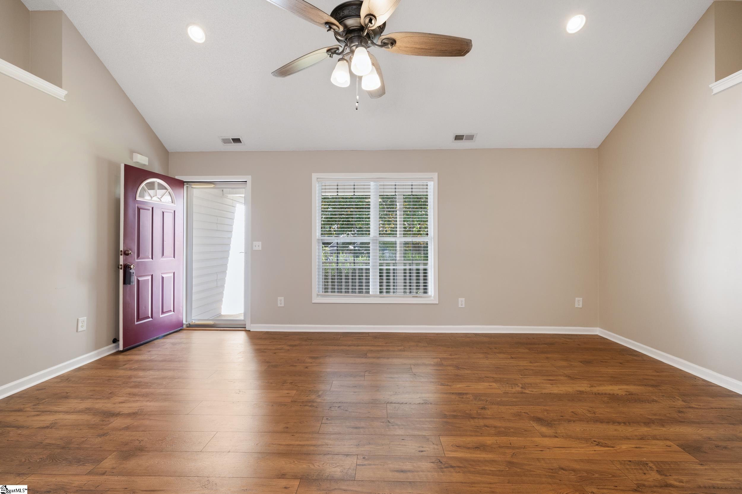 Photo 4 of Single family home for sale at 300 Cunningham Rd, Woodruff, SC 29388 | MLS# 1607022 | Listing updated on 2026-10-19