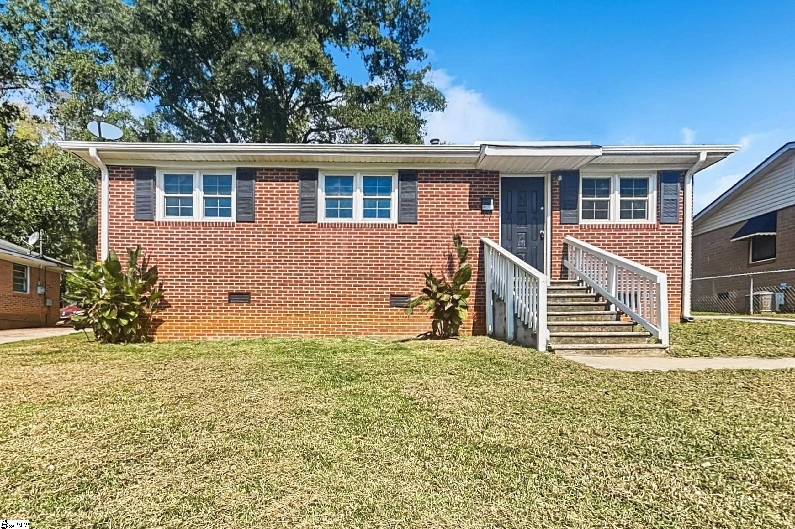 Photo 1 of Single family home for sale at 121 Norris Ct, Spartanburg, SC 29306 | MLS# 1607092 | Listing updated on 2026-10-20