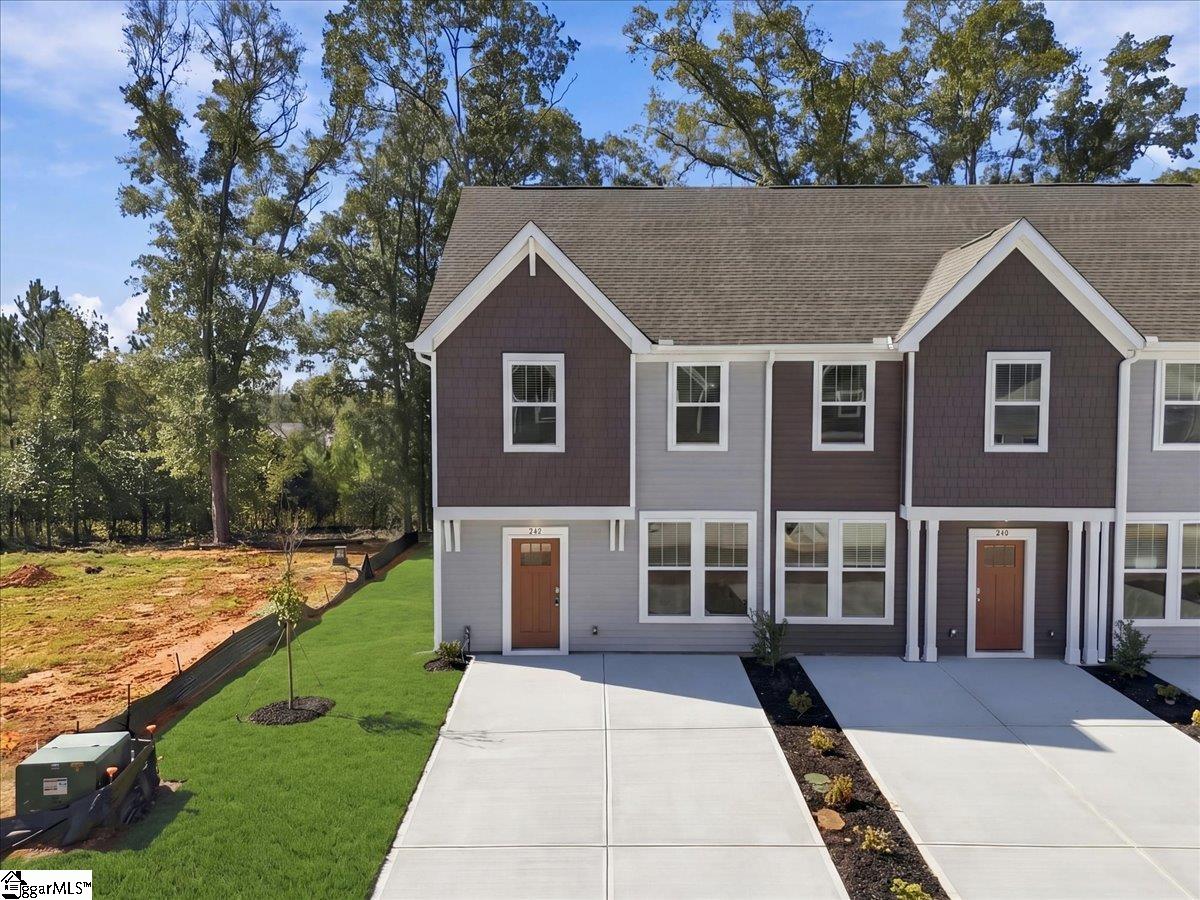 242 Islay Way