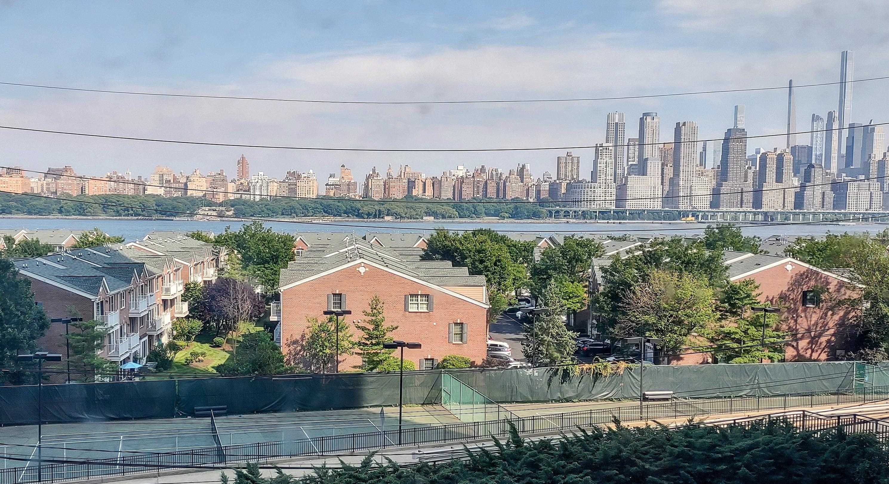 7002 BLVD EAST - Photo 4