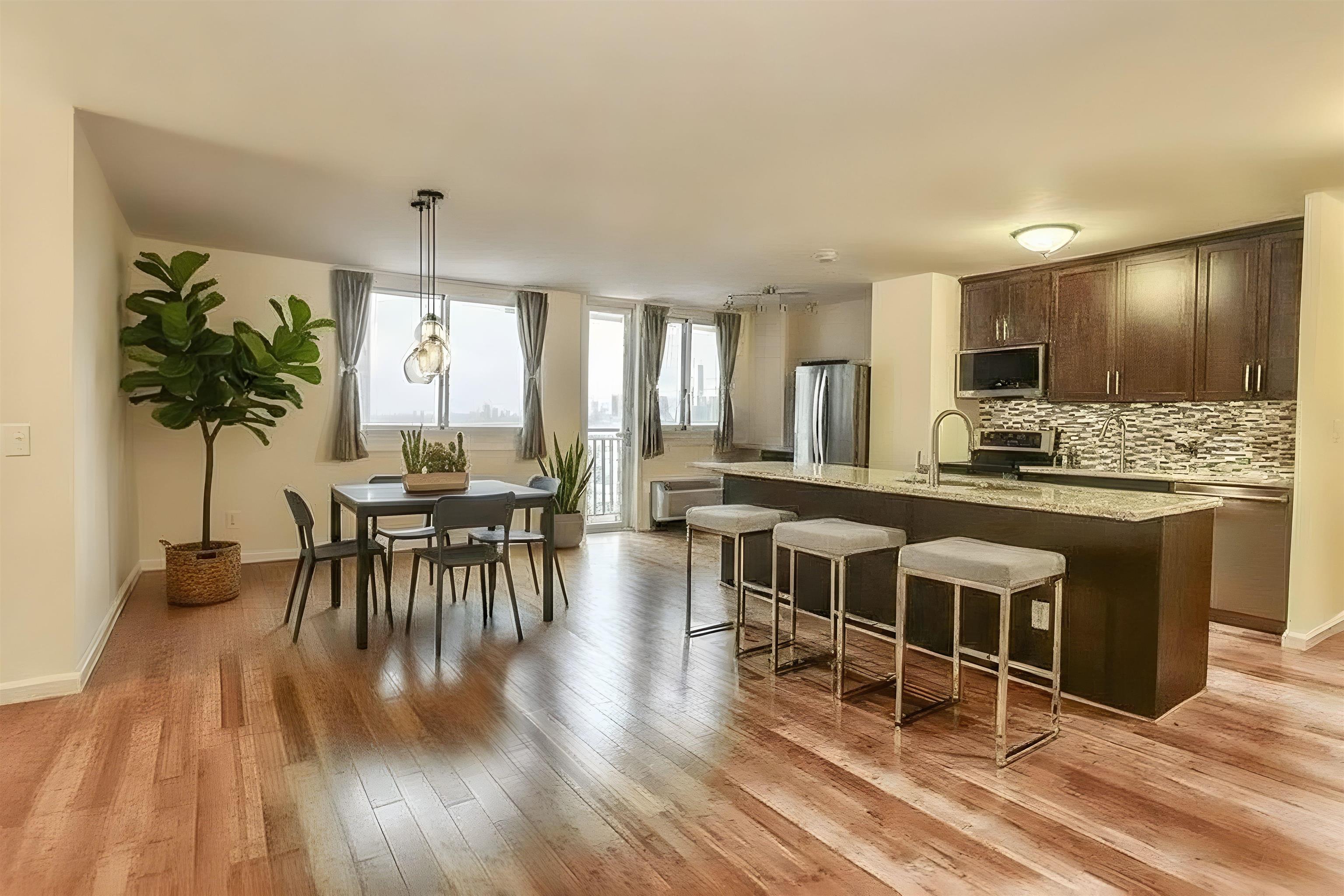 100 MANHATTAN AVE - Photo 2