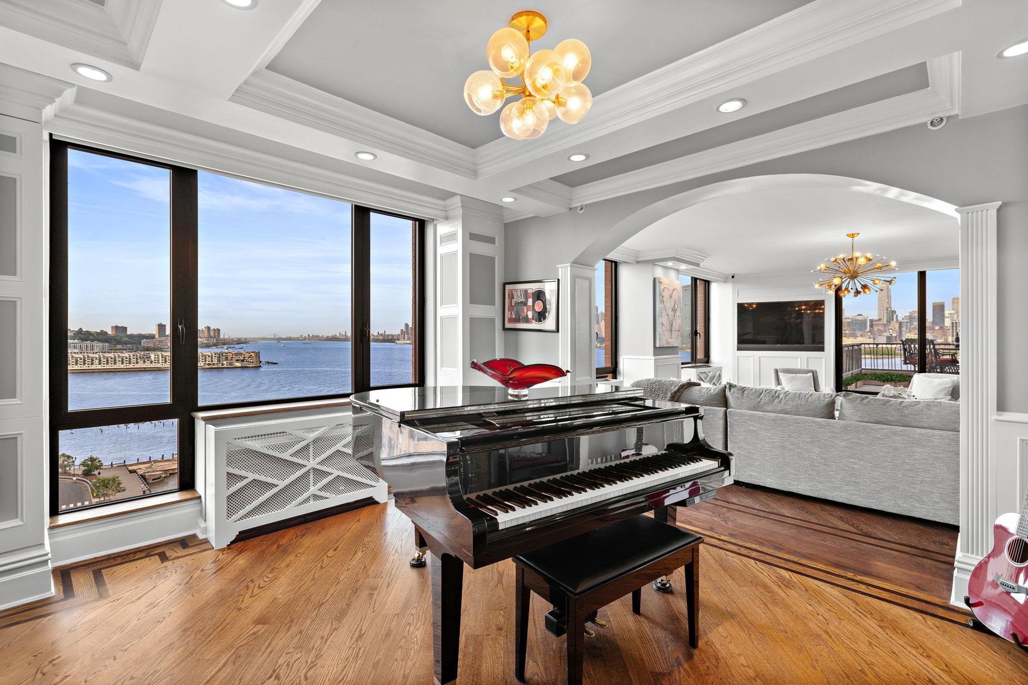 2 CONSTITUTION CT - Photo 4