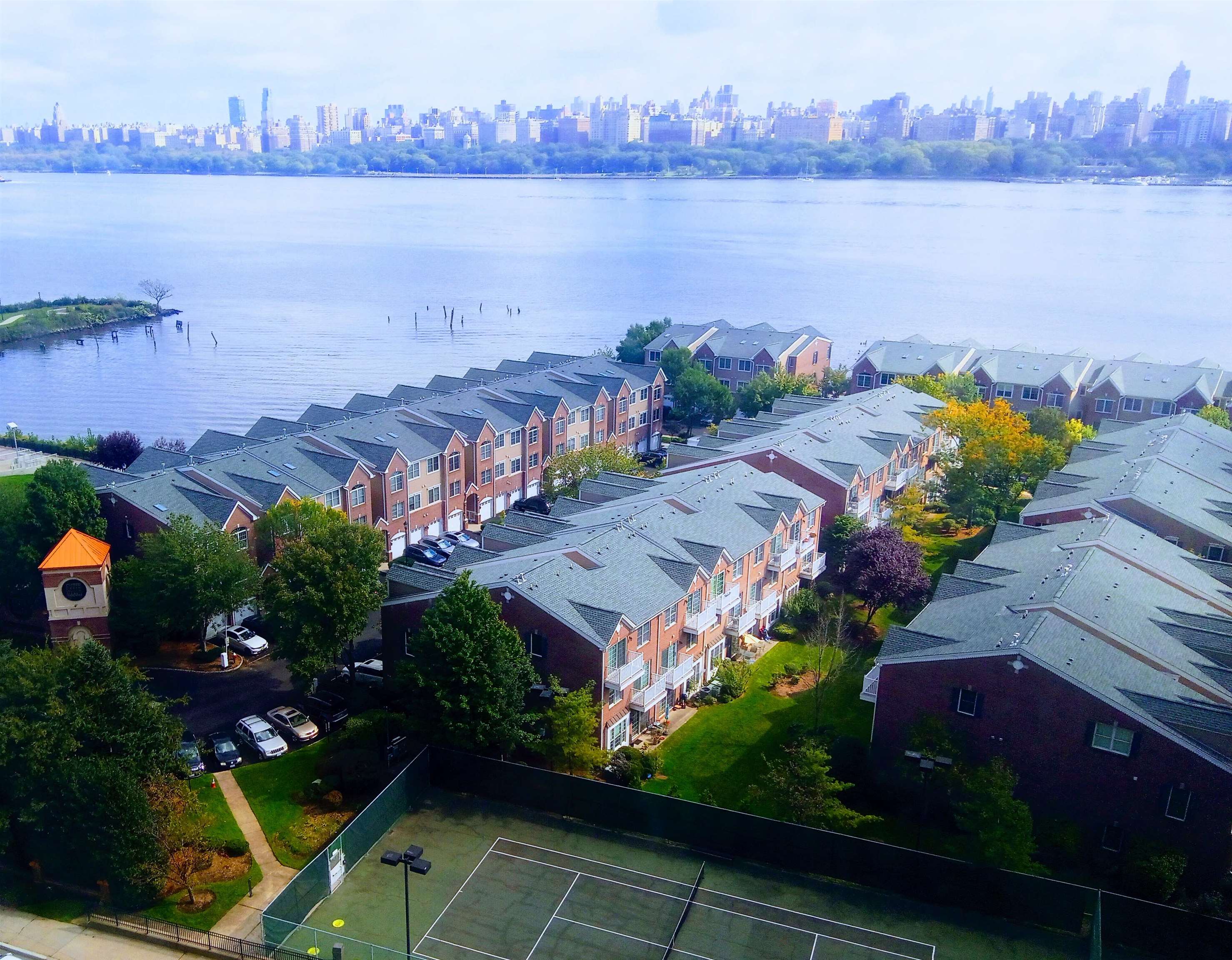 7002 BLVD EAST - Photo 5