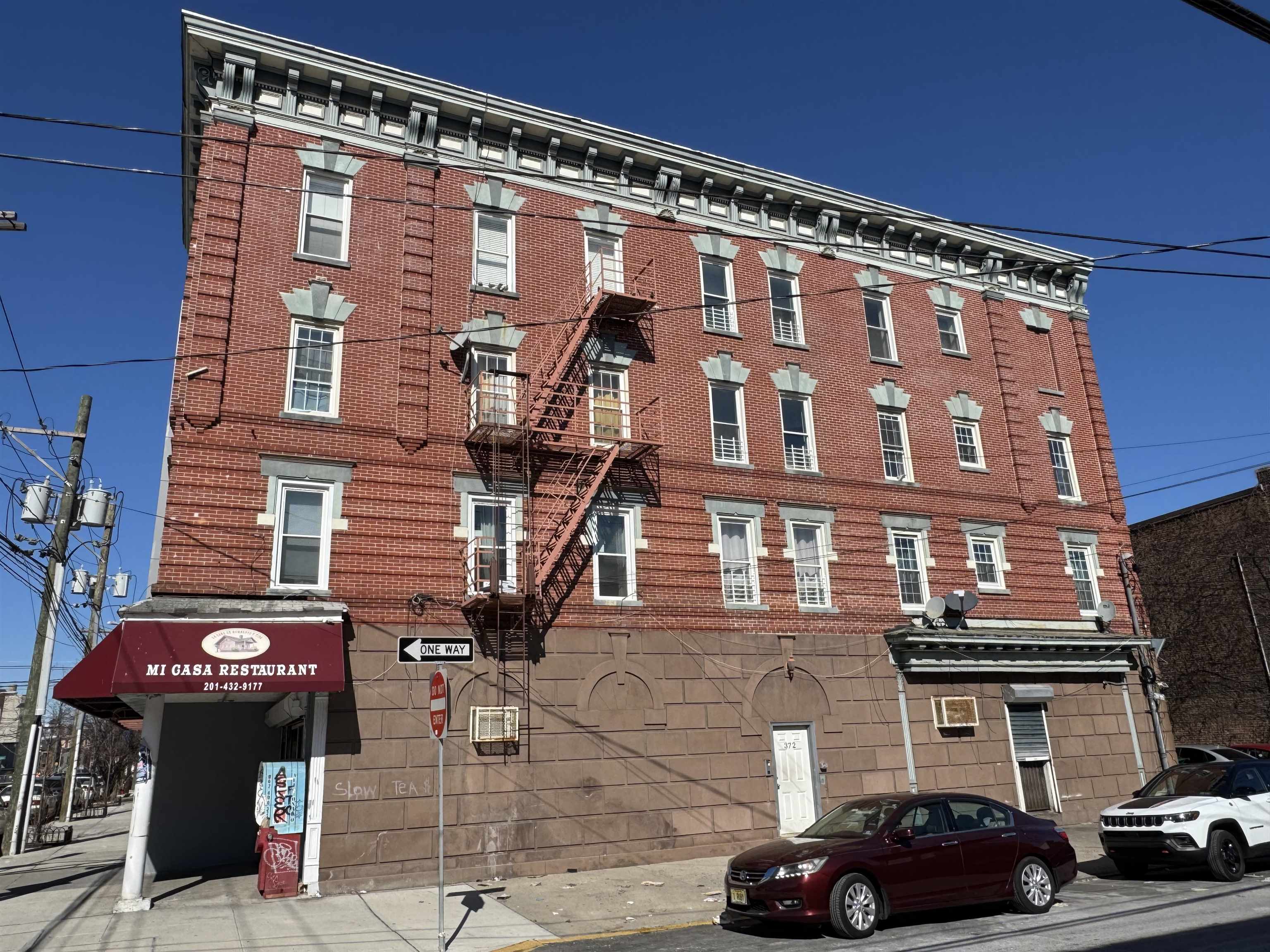 372 COMMUNIPAW AVE - Photo 2