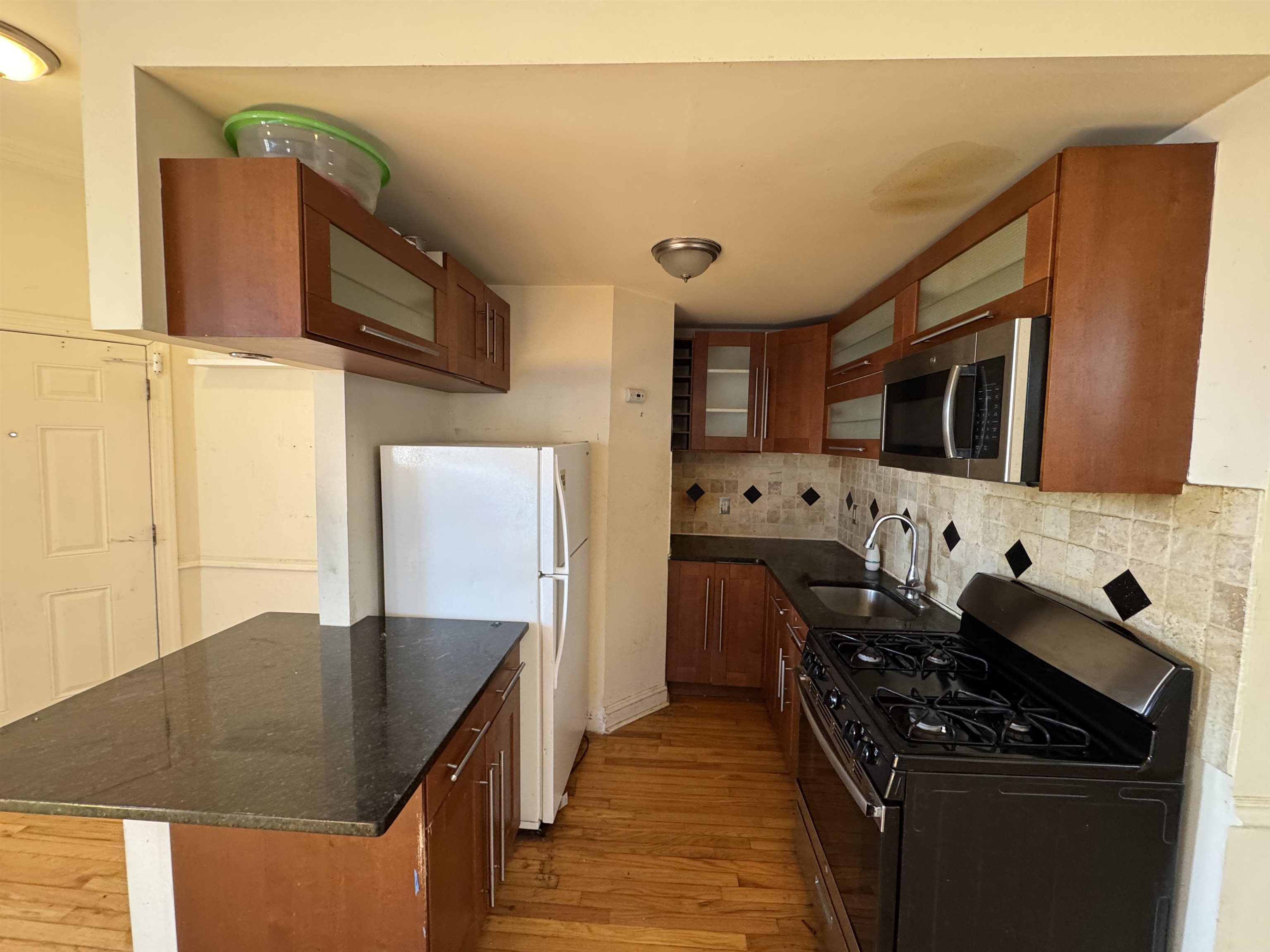 372 COMMUNIPAW AVE #4R