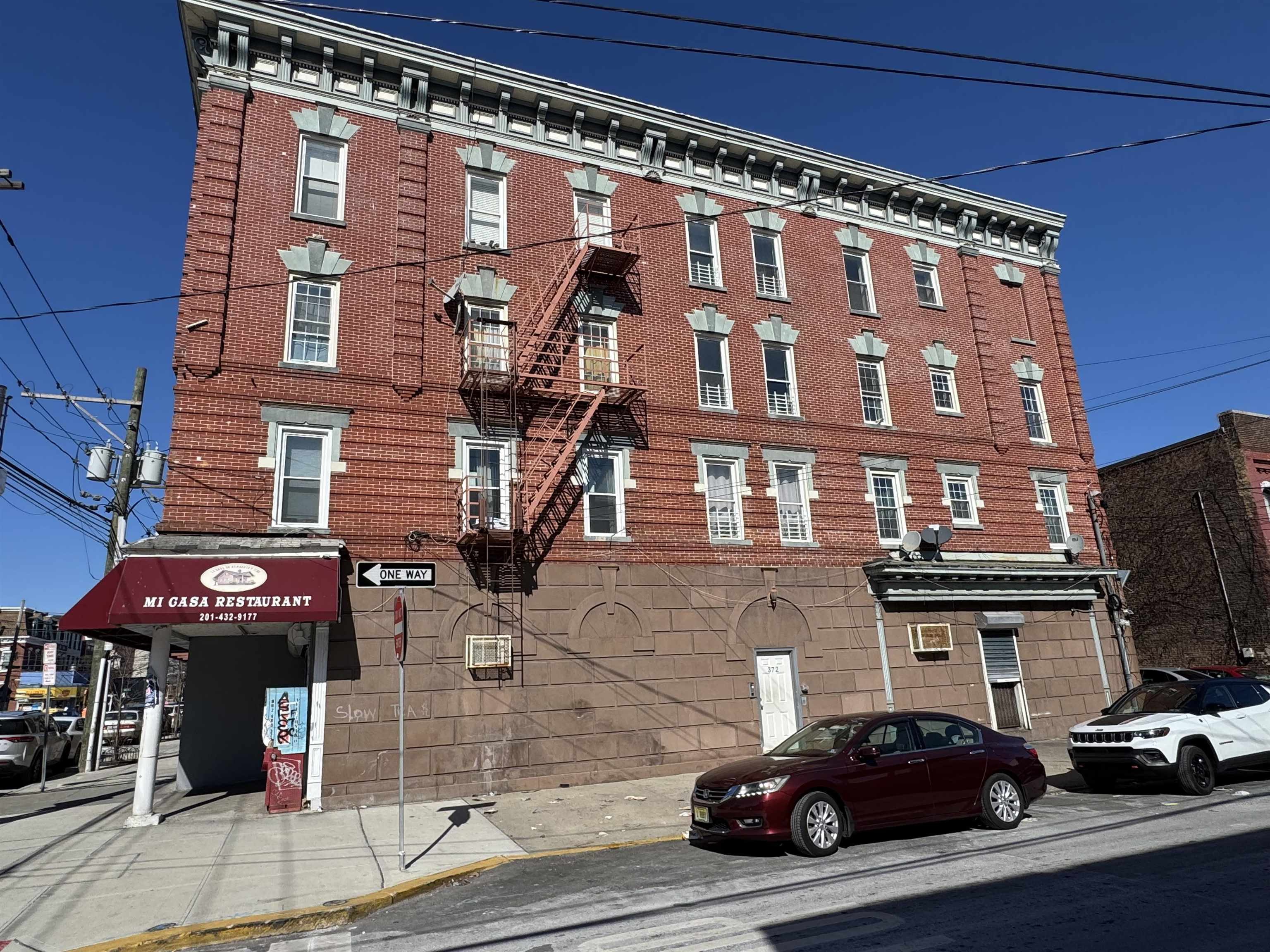 372 COMMUNIPAW AVE - Photo 3