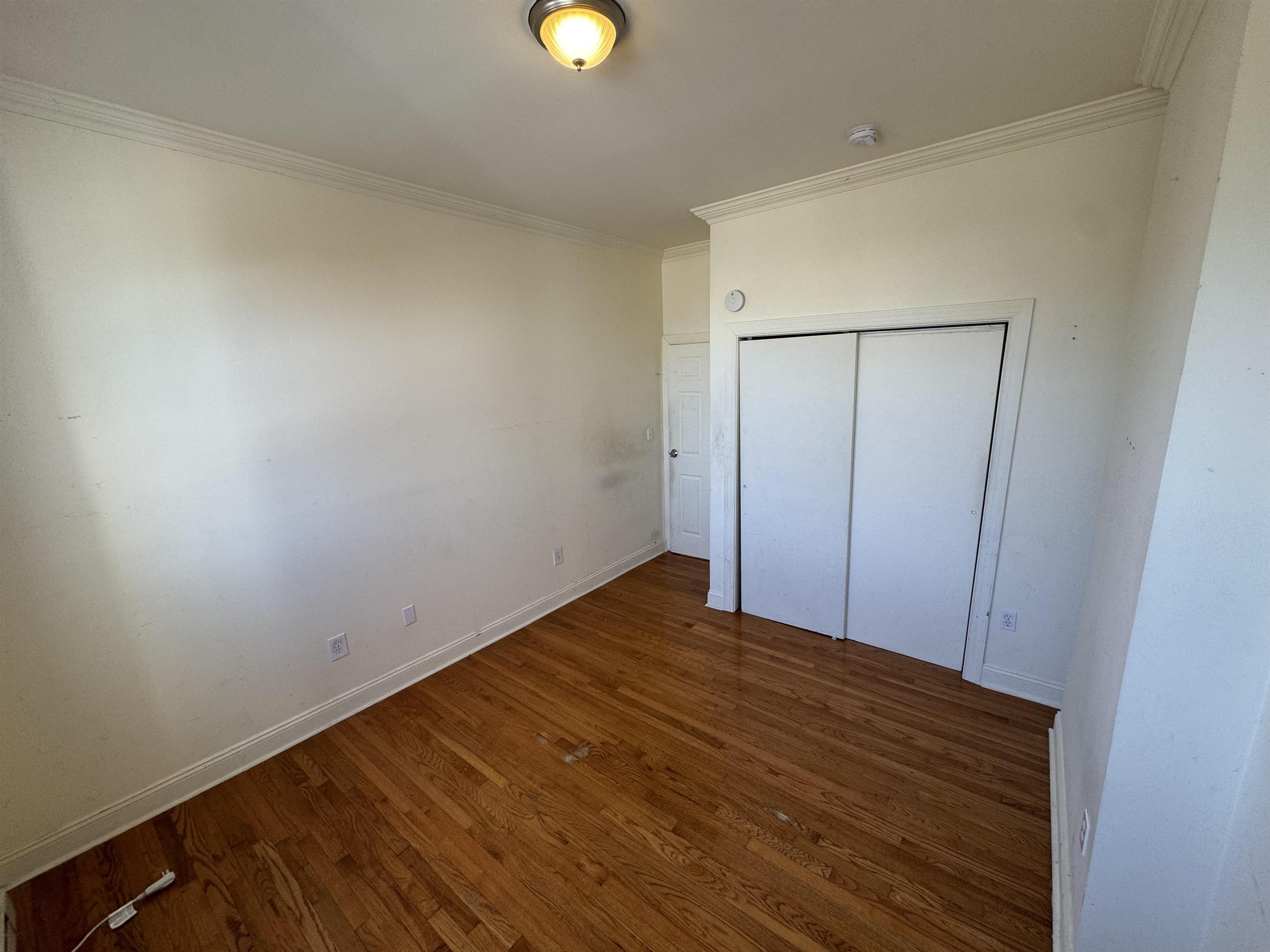 372 COMMUNIPAW AVE #4R