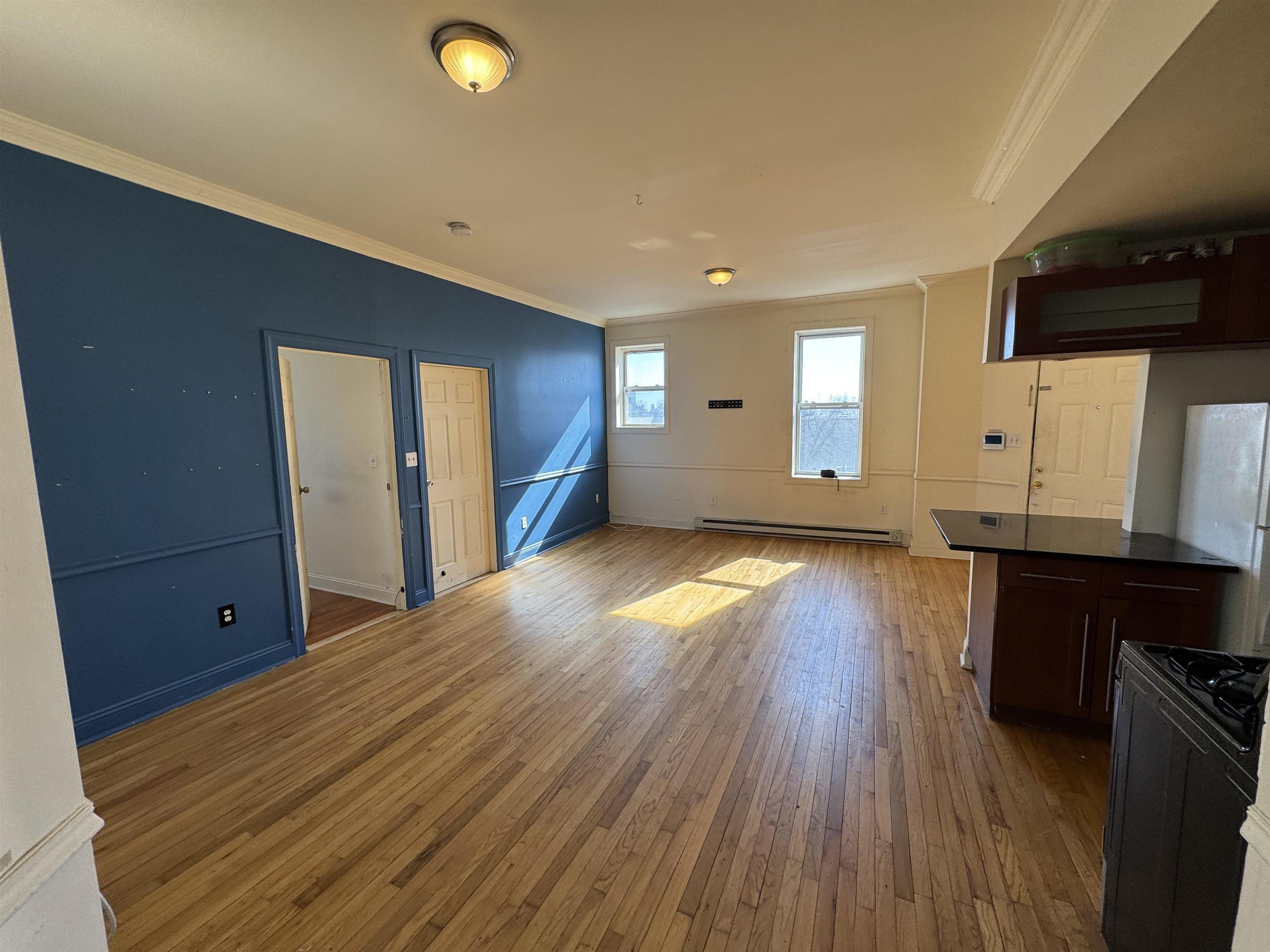 372 COMMUNIPAW AVE #4R