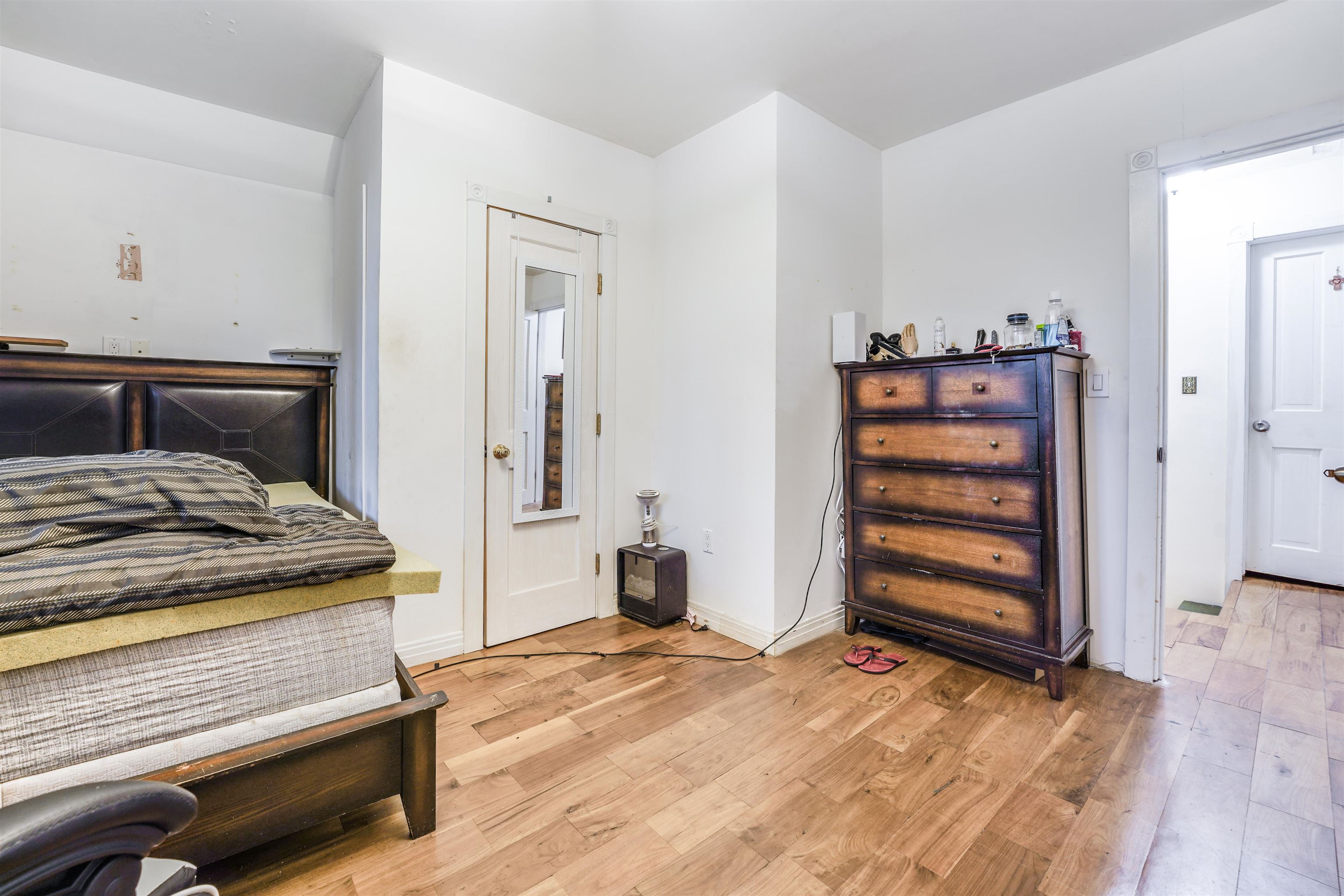 372 5TH ST - Photo 4