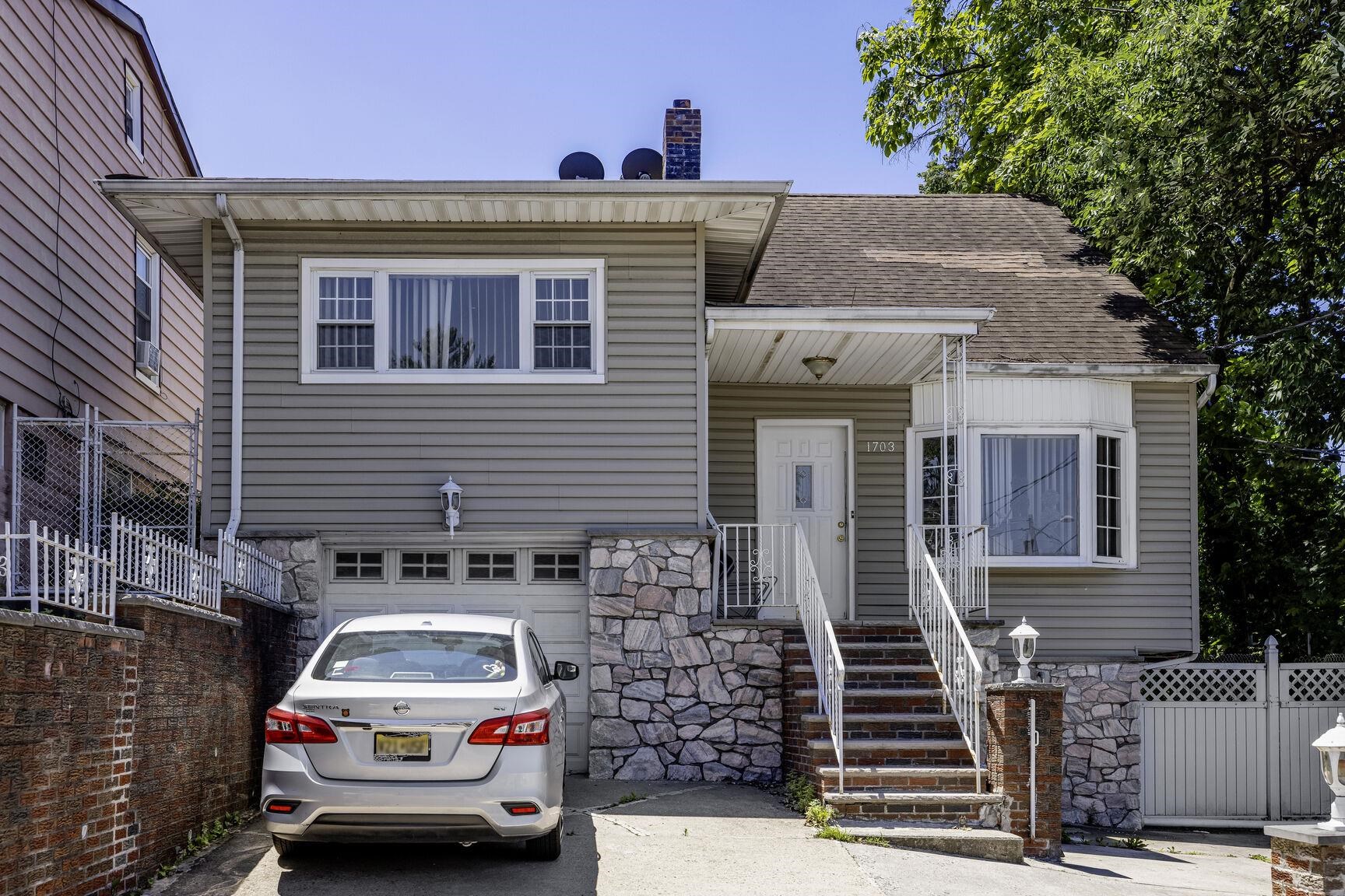 1703 81ST ST - Photo 1