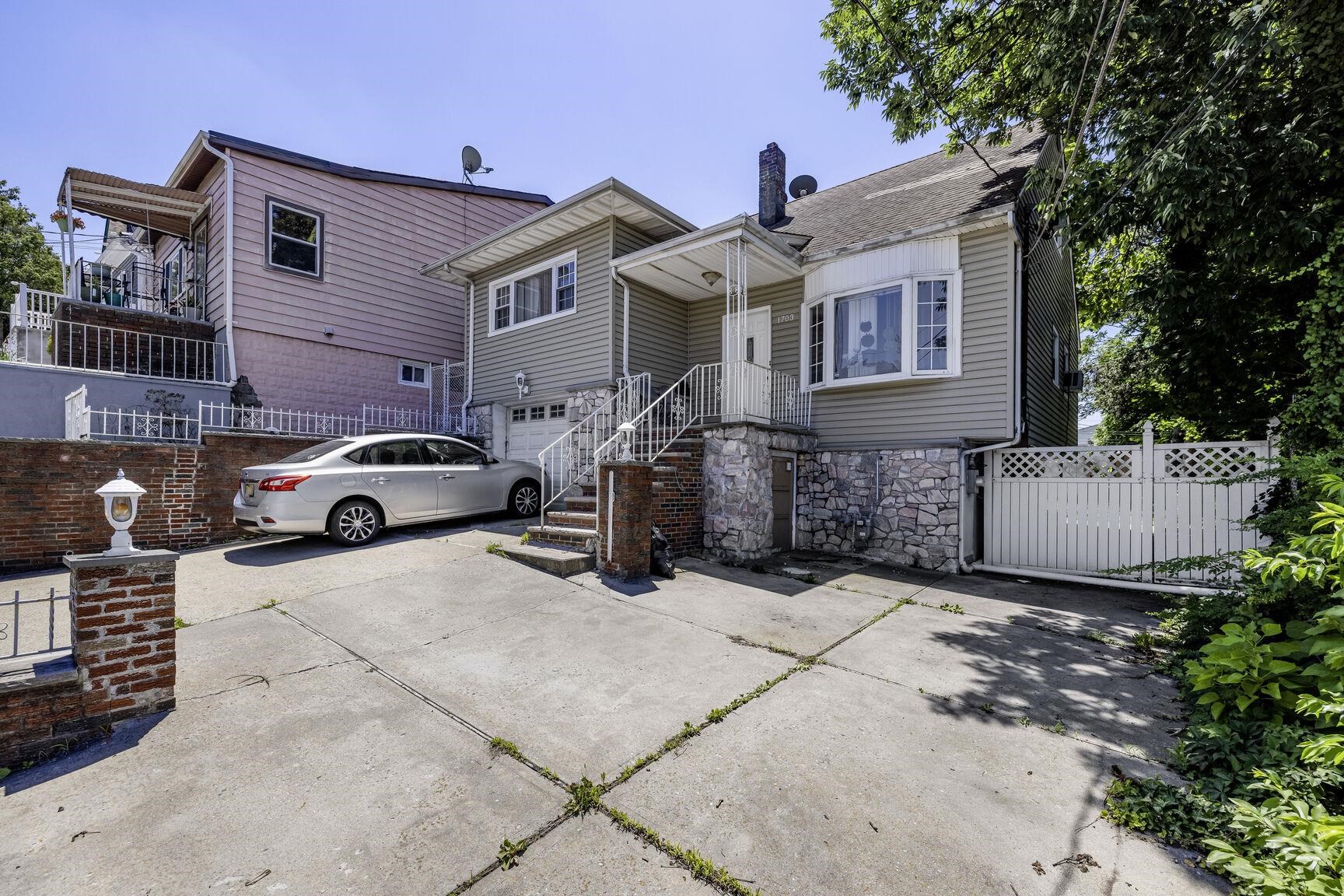 1703 81ST ST - Photo 3