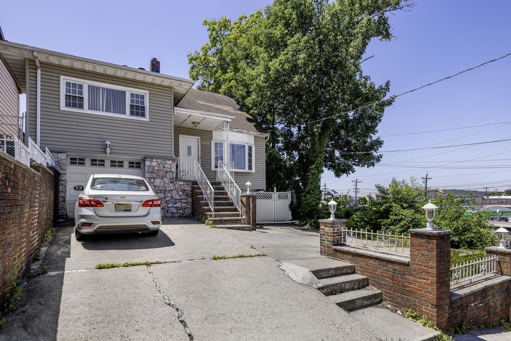 1703 81ST ST - Photo 4