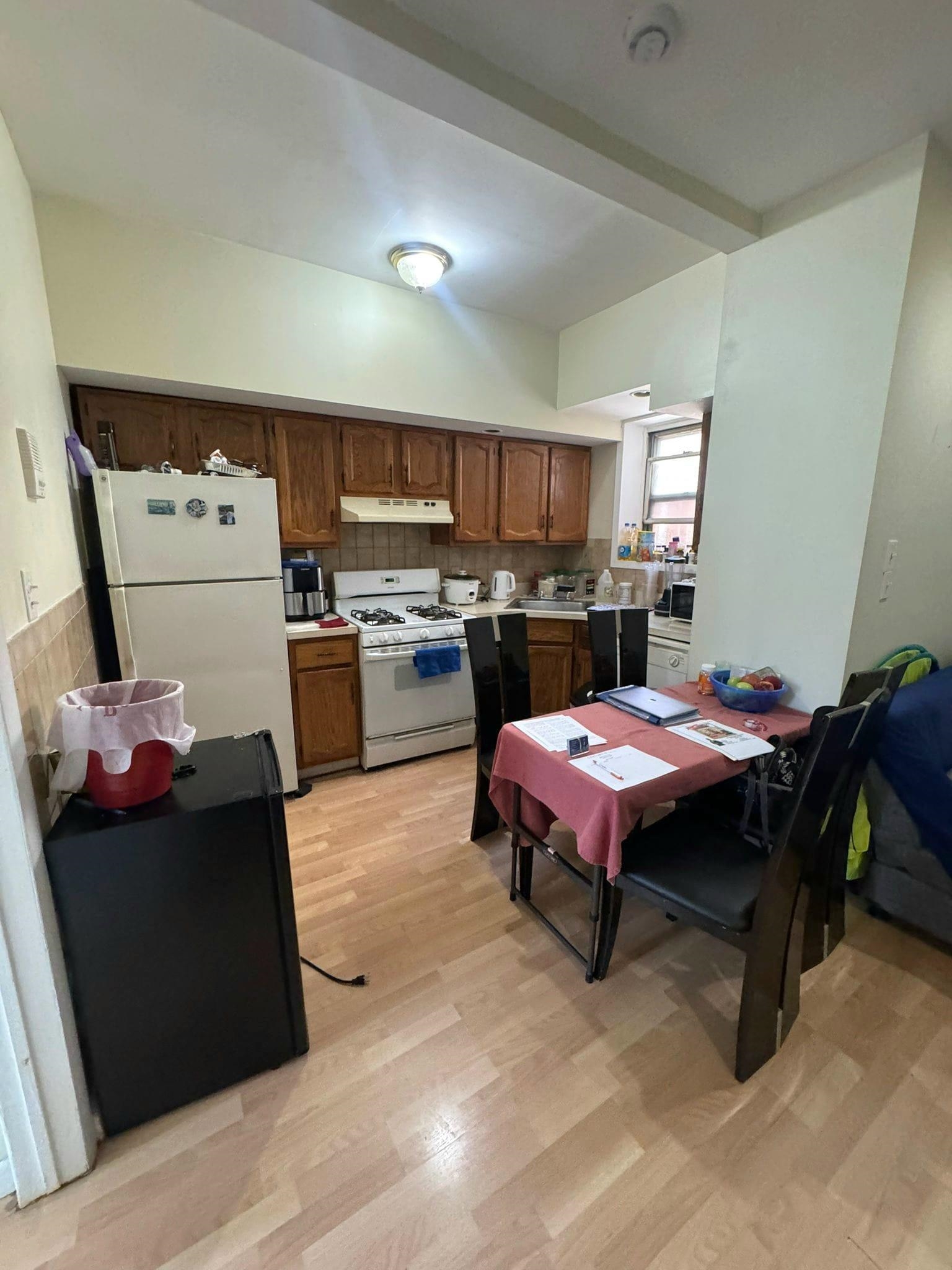 214 48TH ST - Photo 5