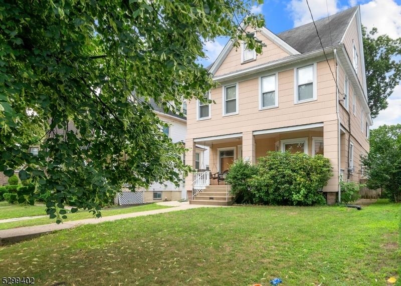 27 DONALDSON AVE - Photo 2