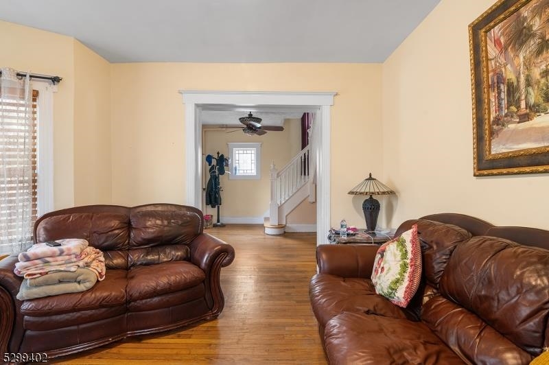 27 DONALDSON AVE - Photo 5