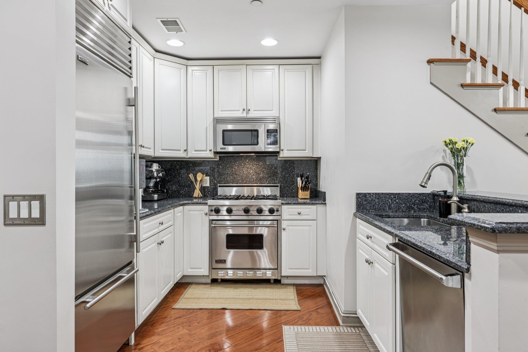 7400 RIVER RD - Photo 5