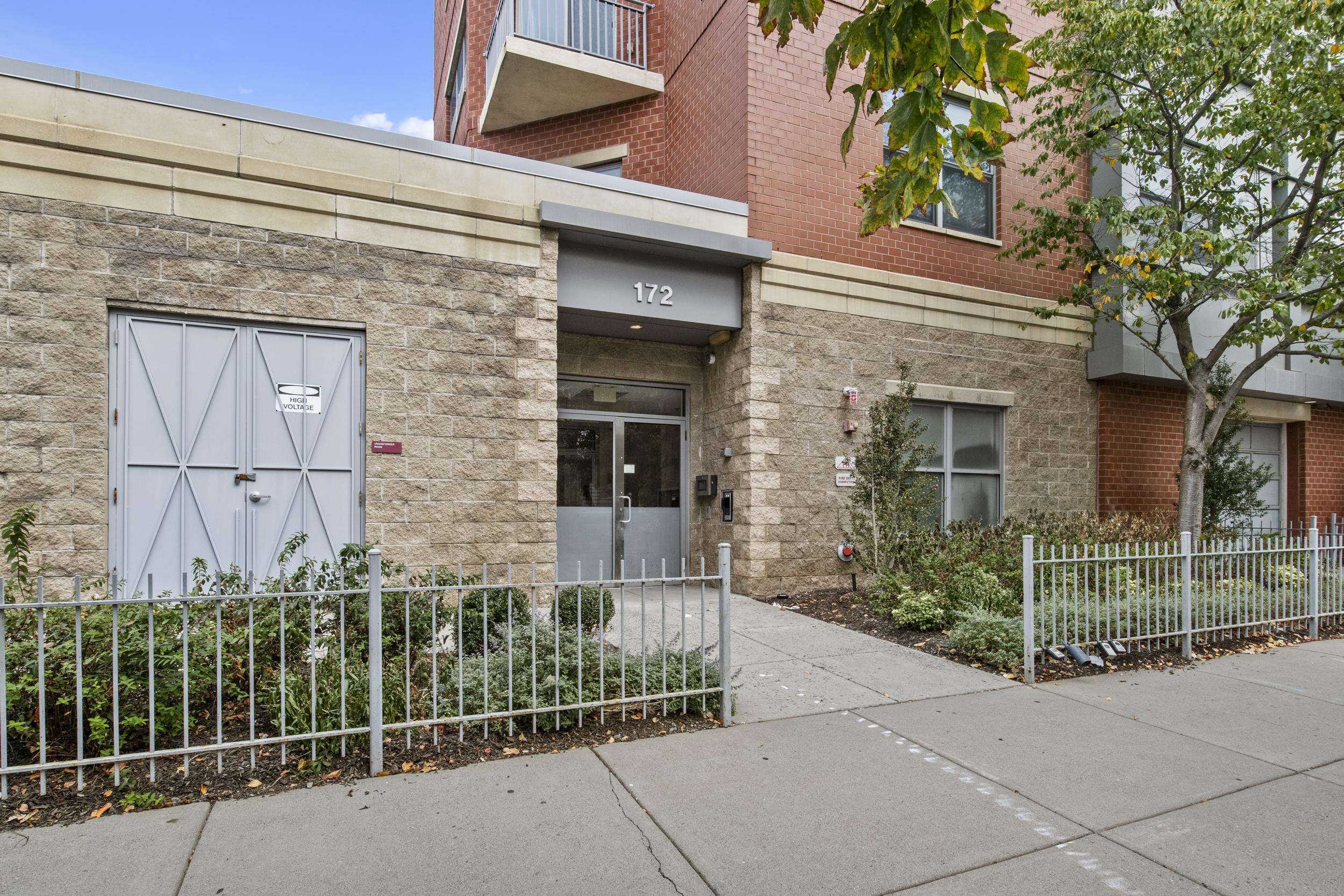 172 CULVER AVE - Photo 1