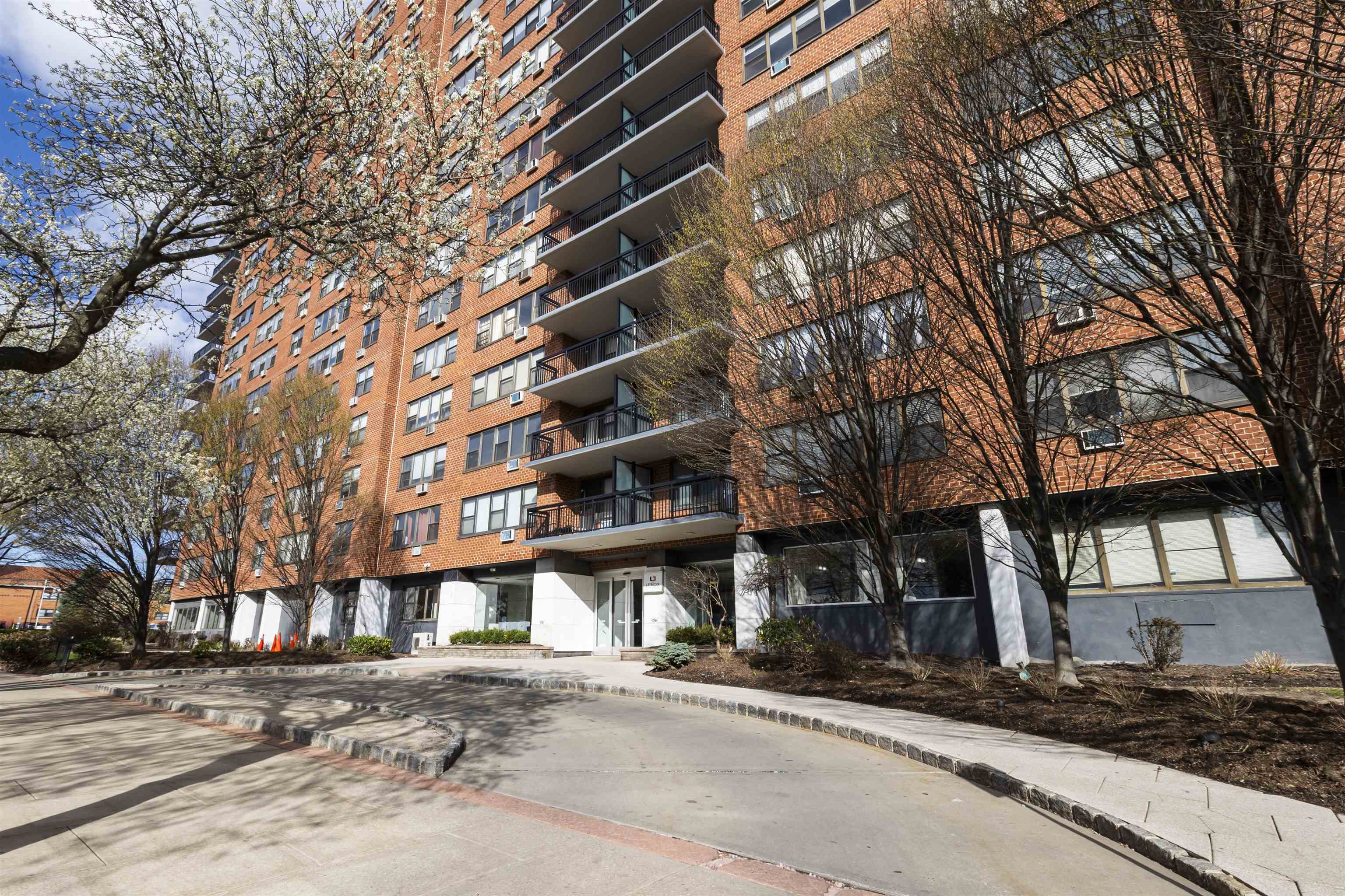 500 CENTRAL AVE #520