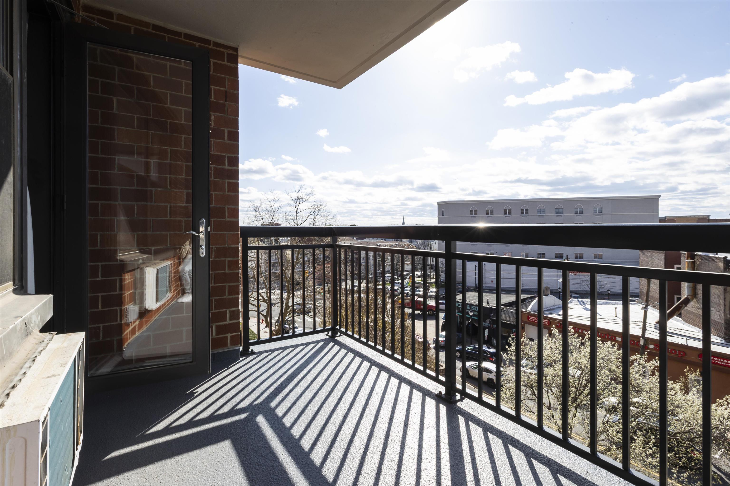 500 CENTRAL AVE #520