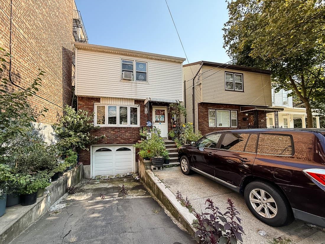 236 GARFIELD AVE - Photo 1