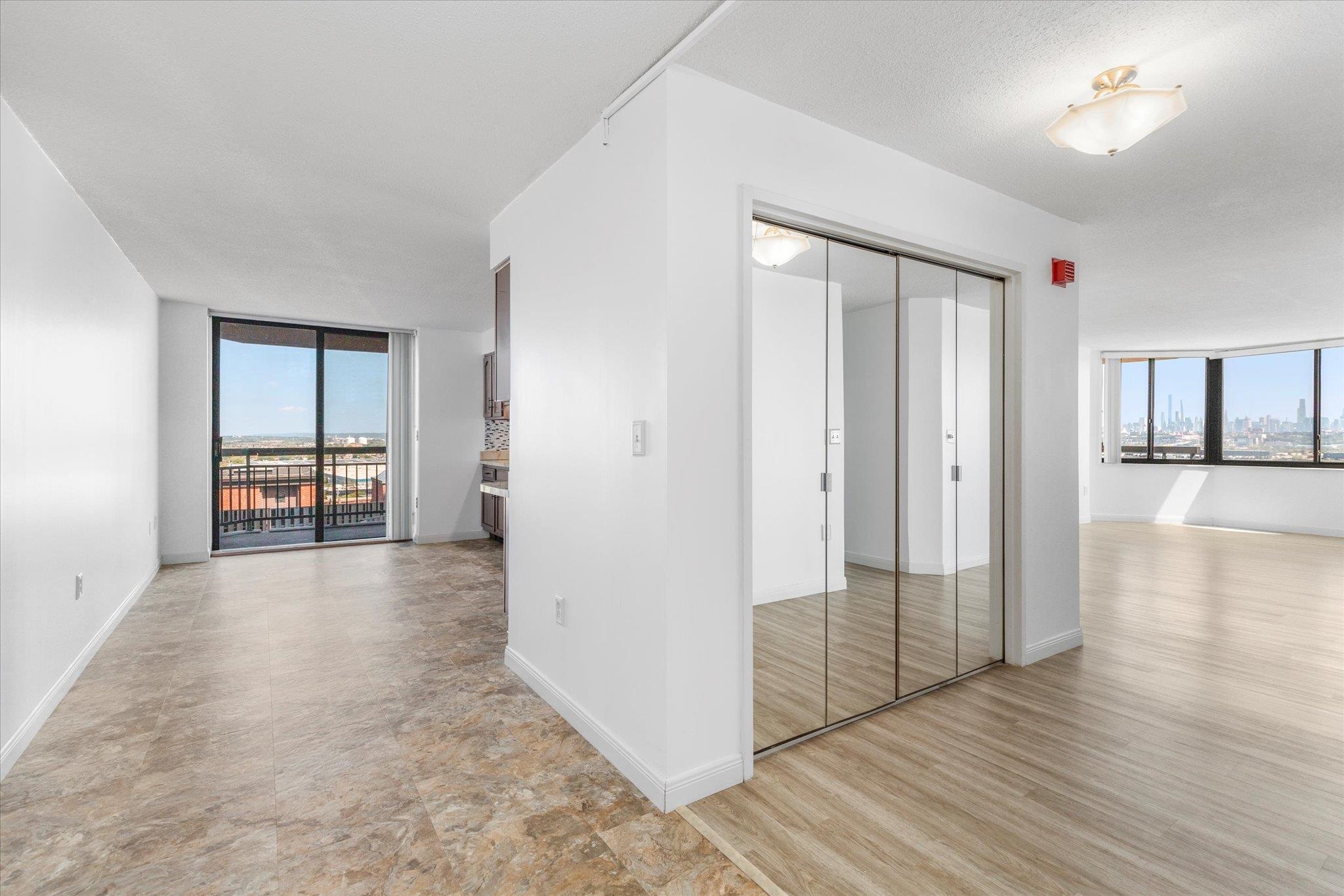 1705 HARMON COVE TOWER - Photo 4