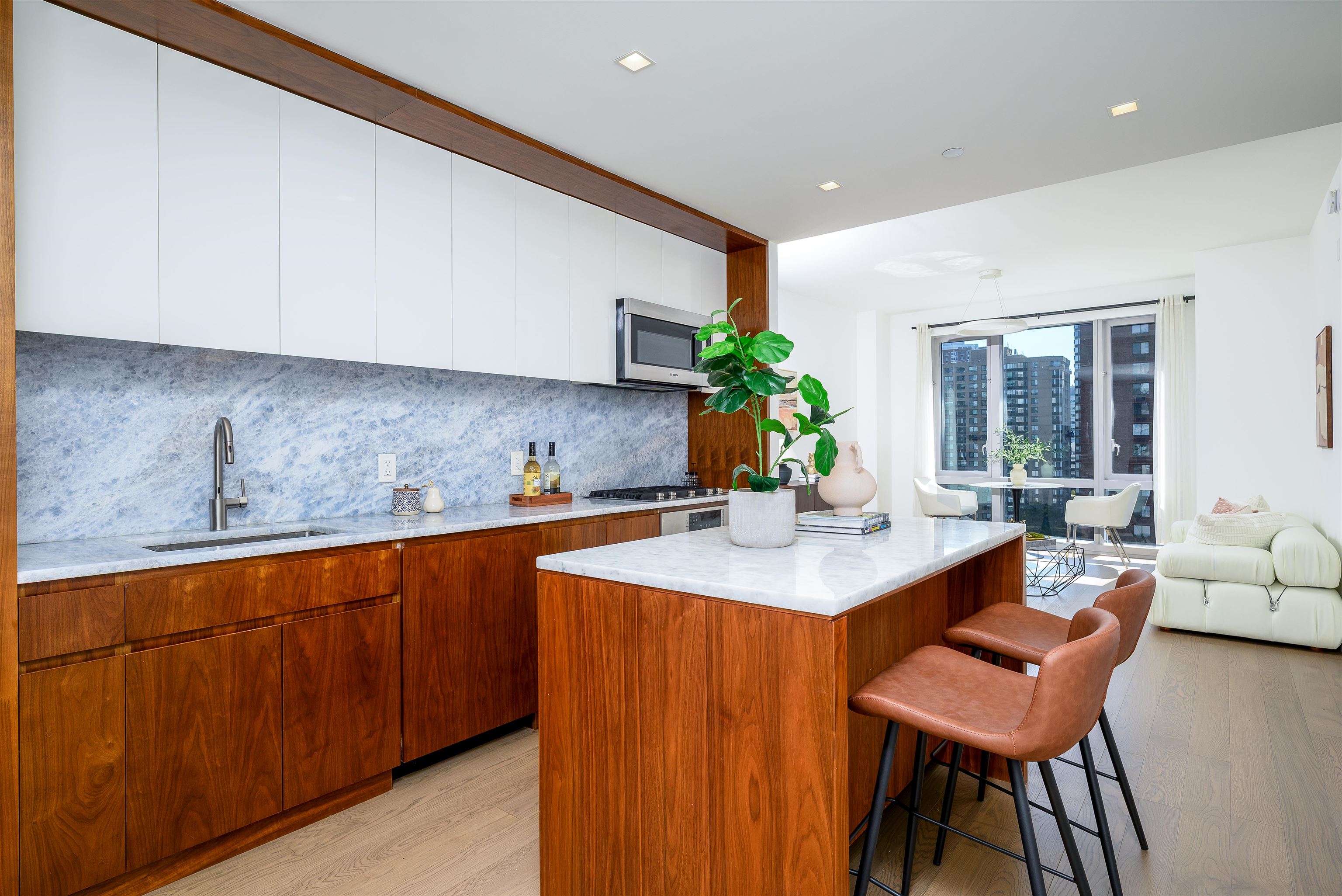 75 PARK LANE SOUTH - Photo 1