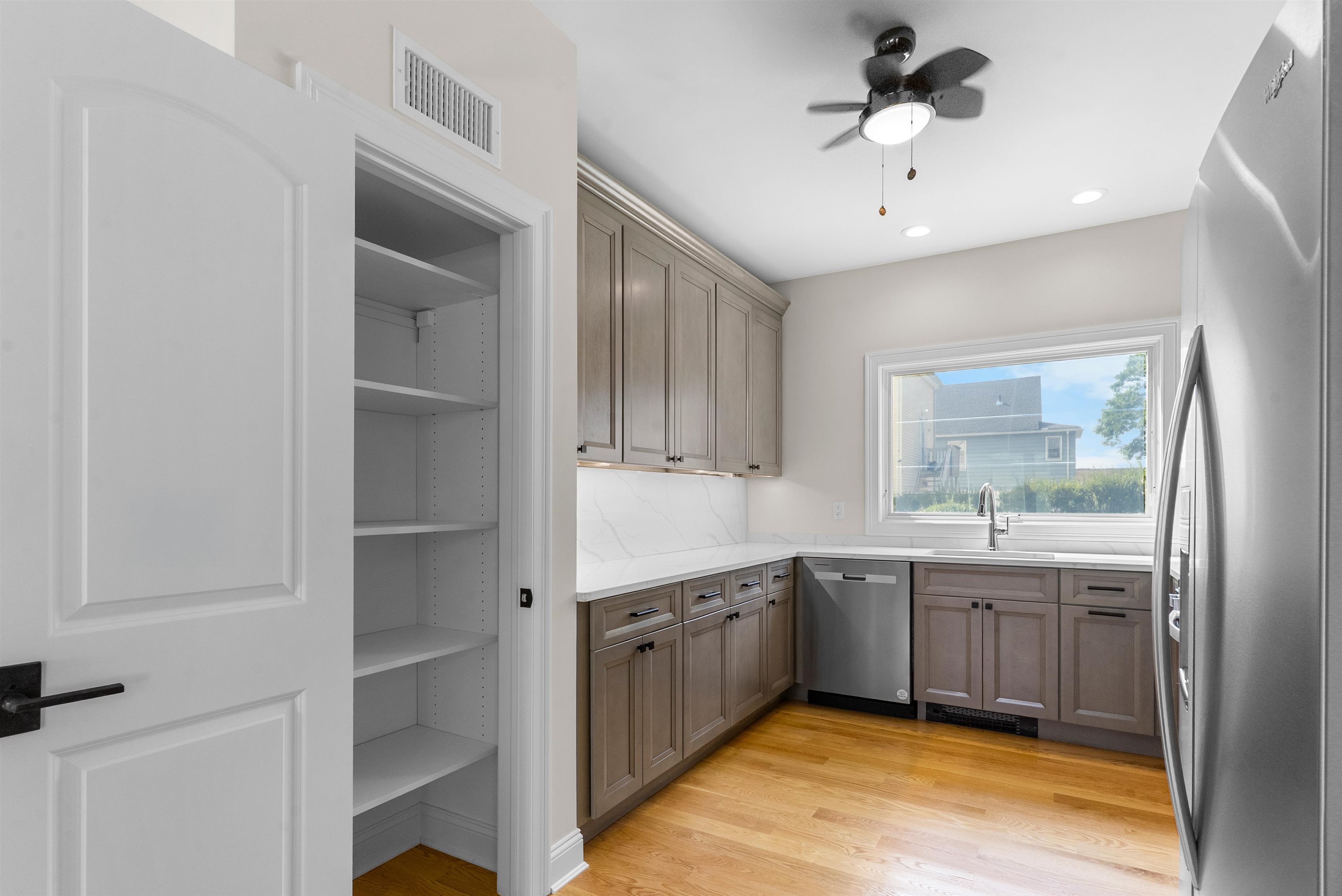 182B EAST 25TH ST - Photo 4