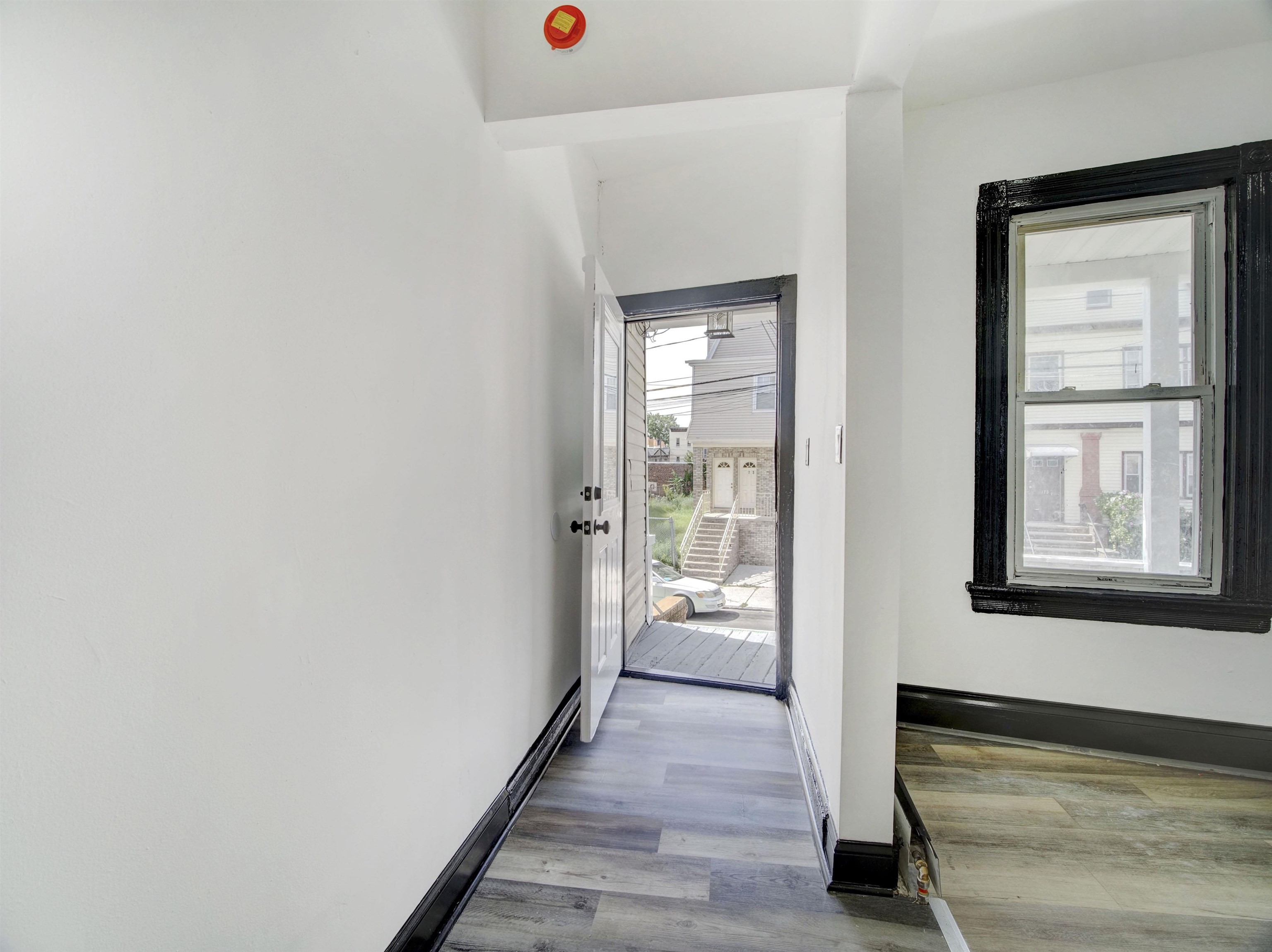 166 CATOR AVE - Photo 3