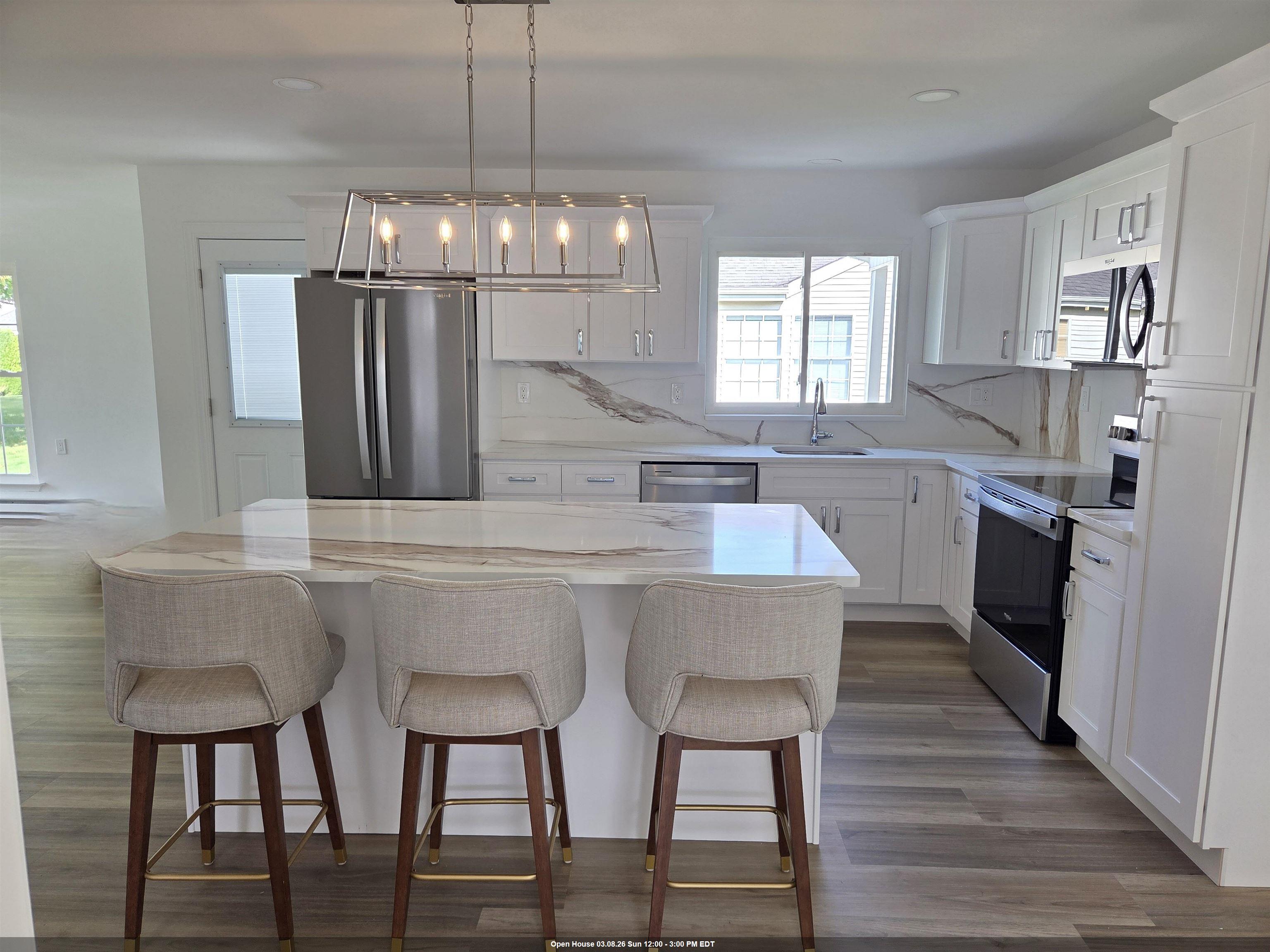 93 MANSFIELD AVE - Photo 1