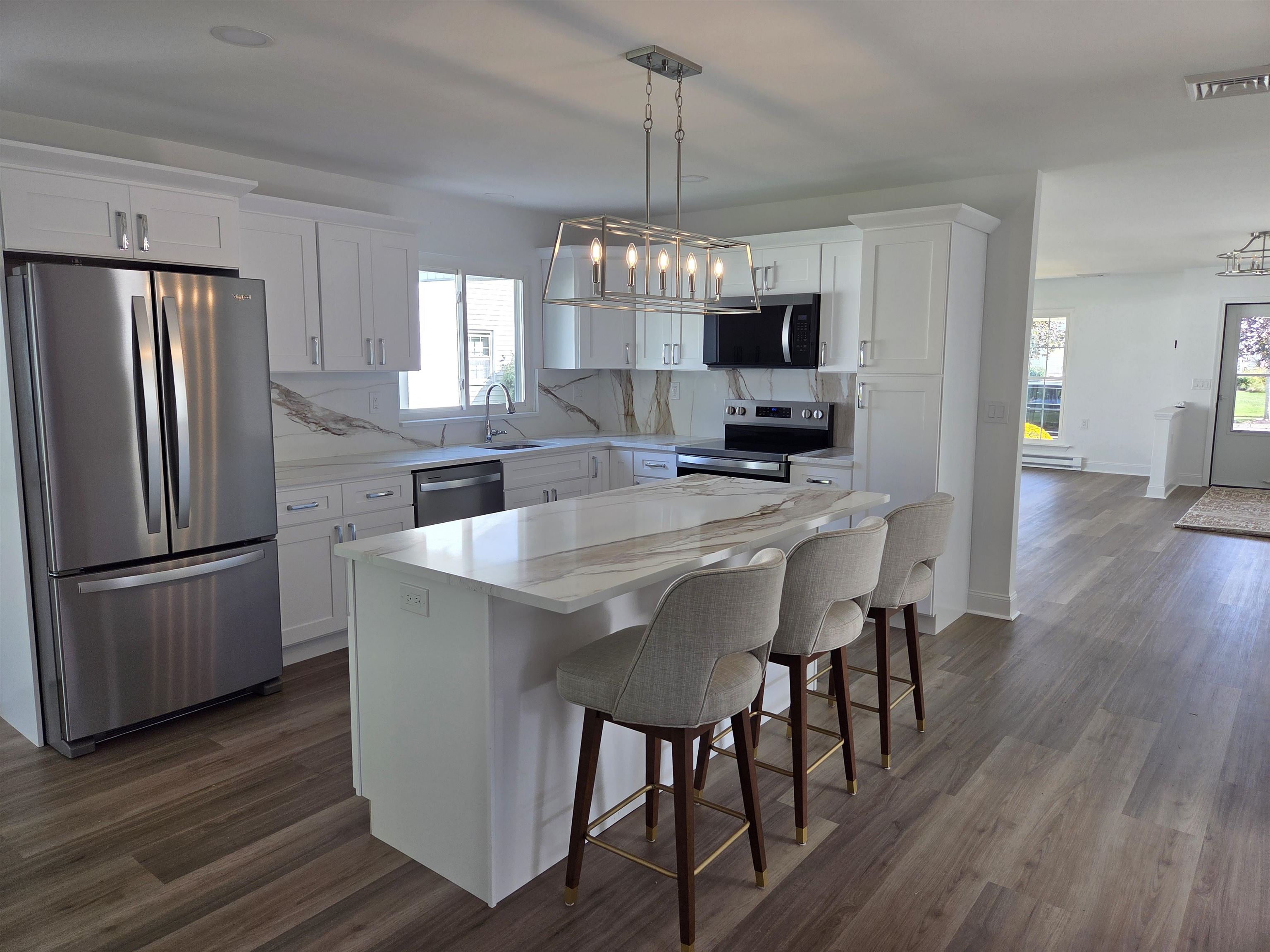 93 MANSFIELD AVE - Photo 2