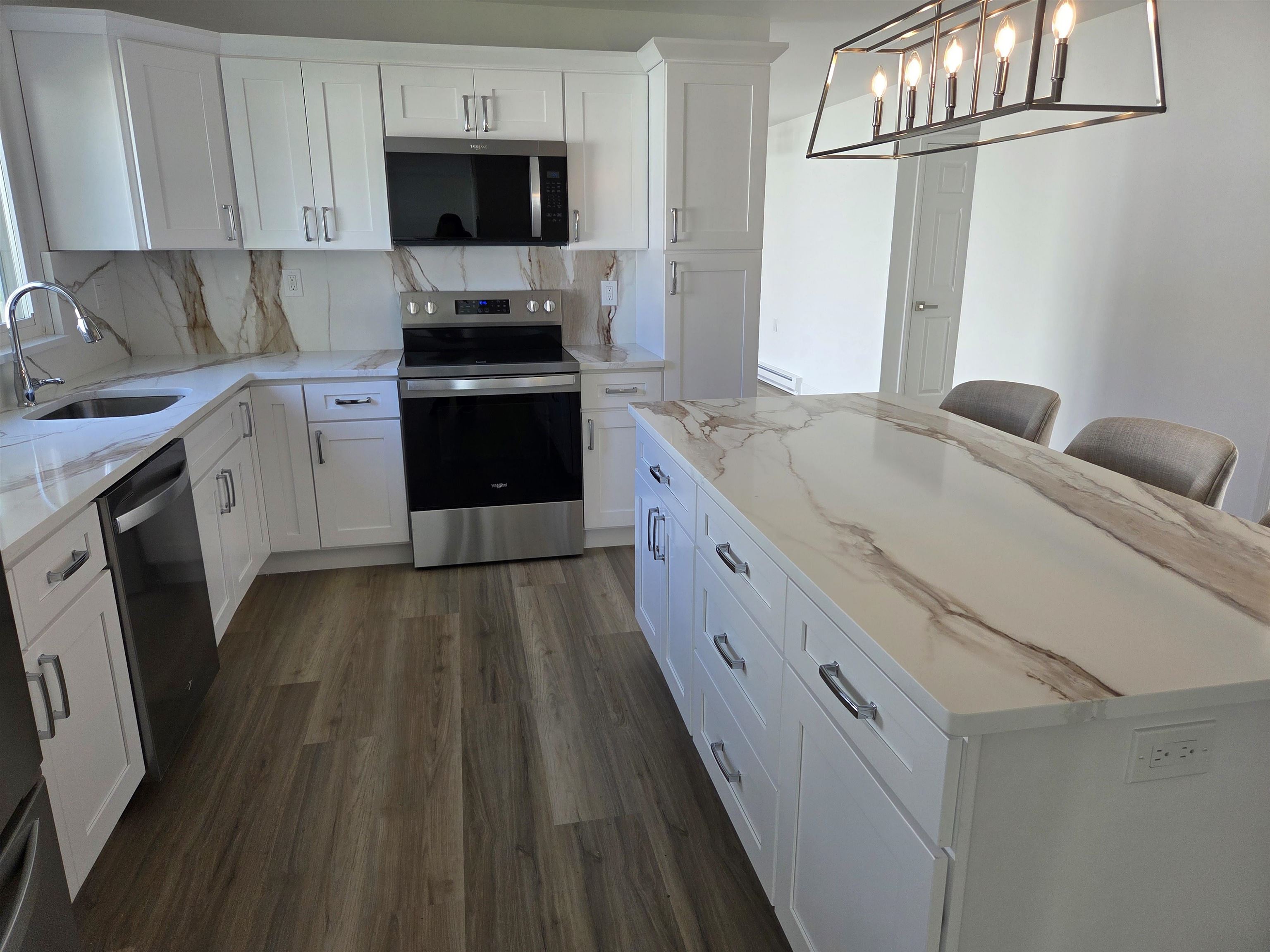 93 MANSFIELD AVE - Photo 4