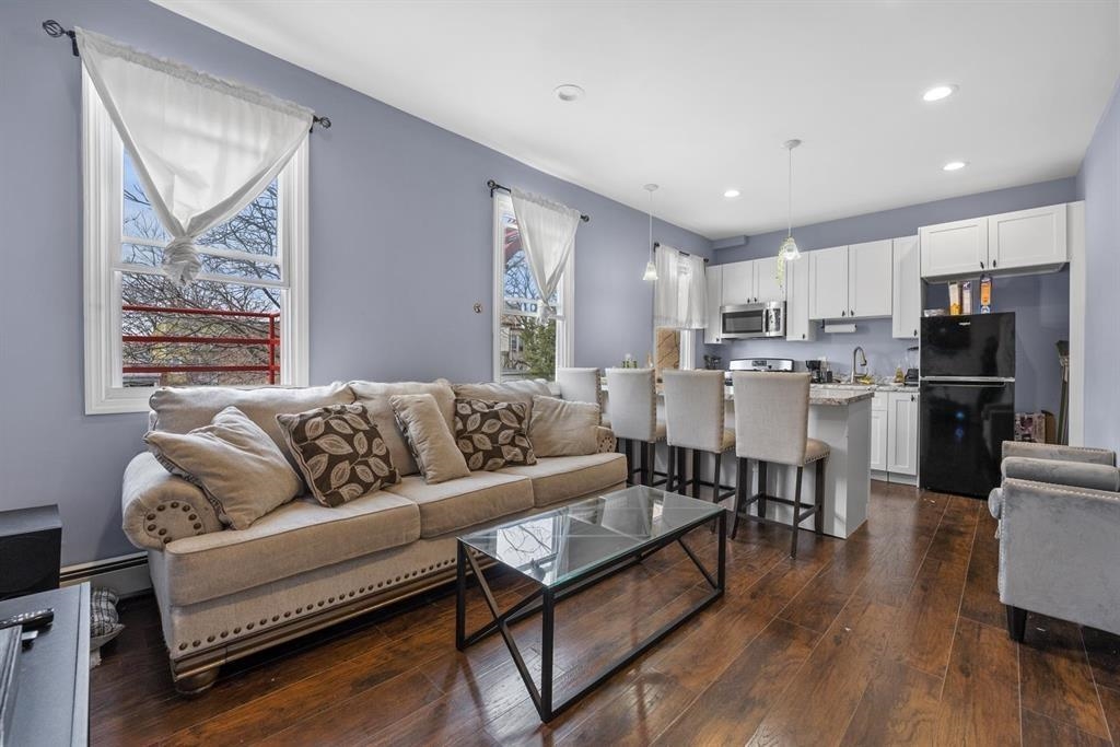 705 8TH ST - Photo 2