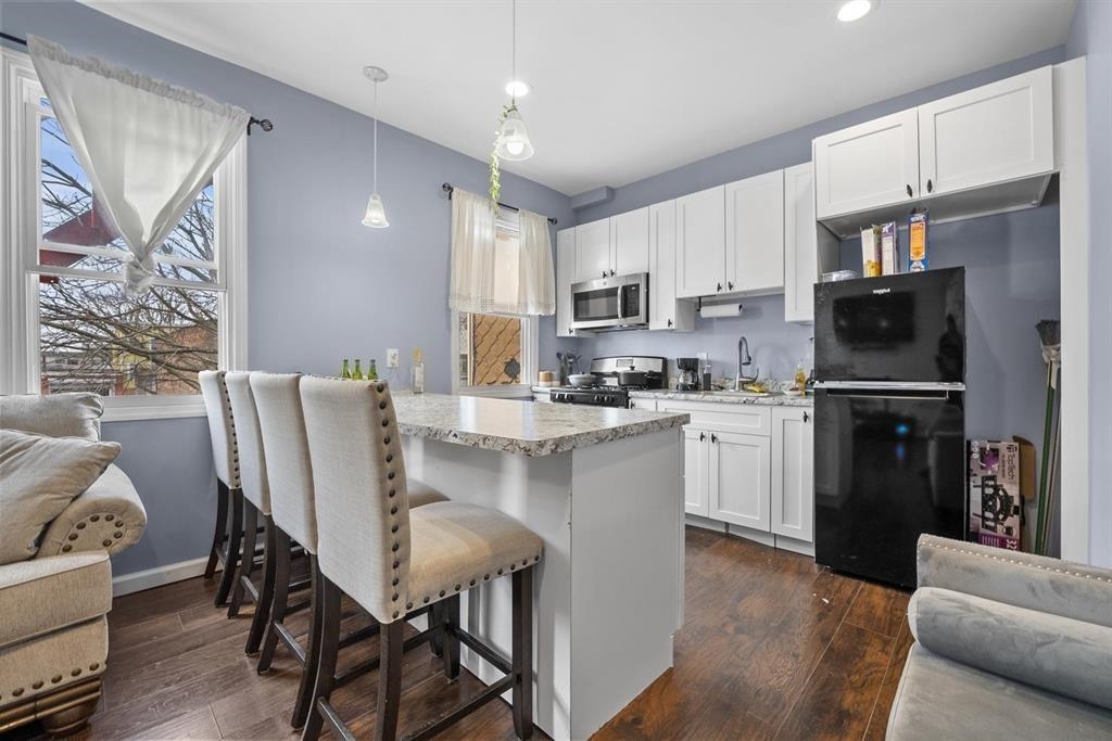 705 8TH ST - Photo 3